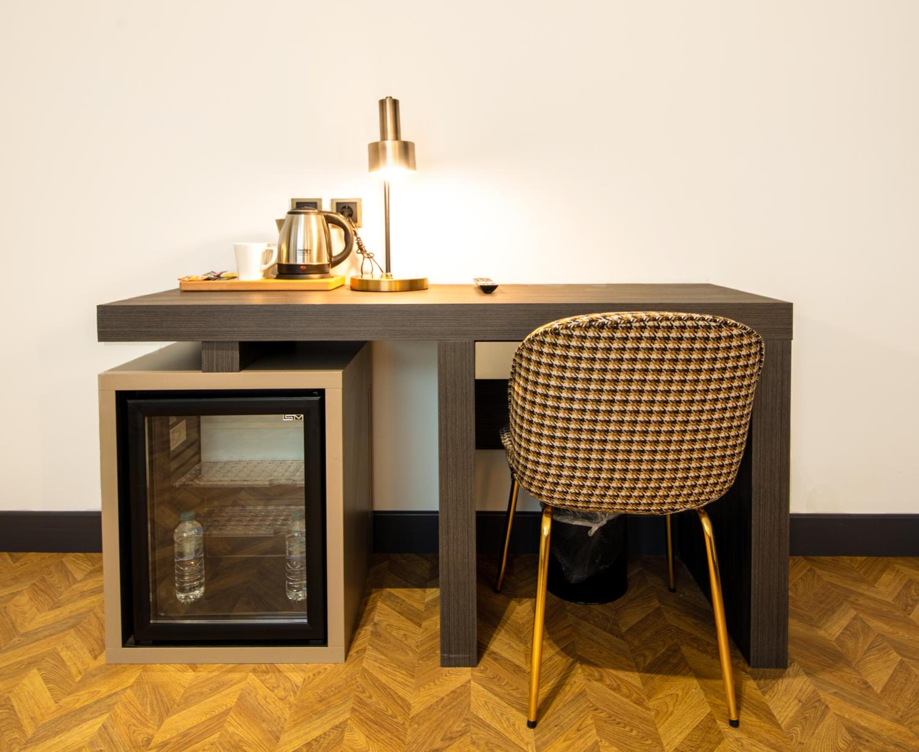 Suite - Photo 14
