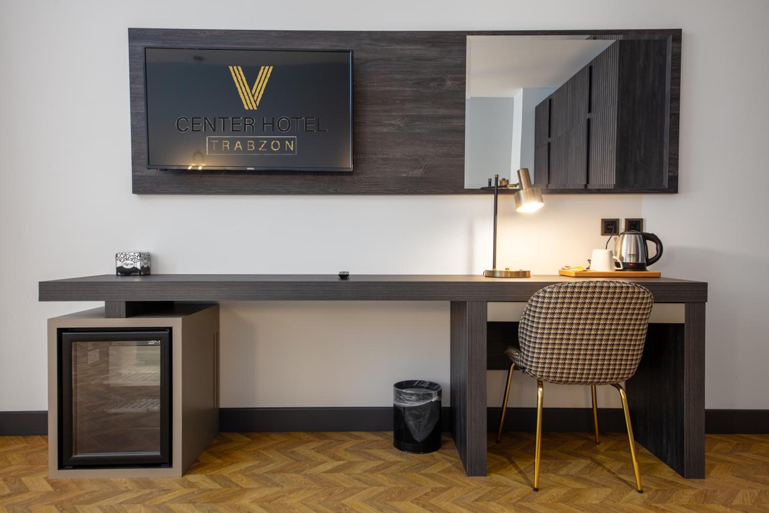 Suite - Photo 15