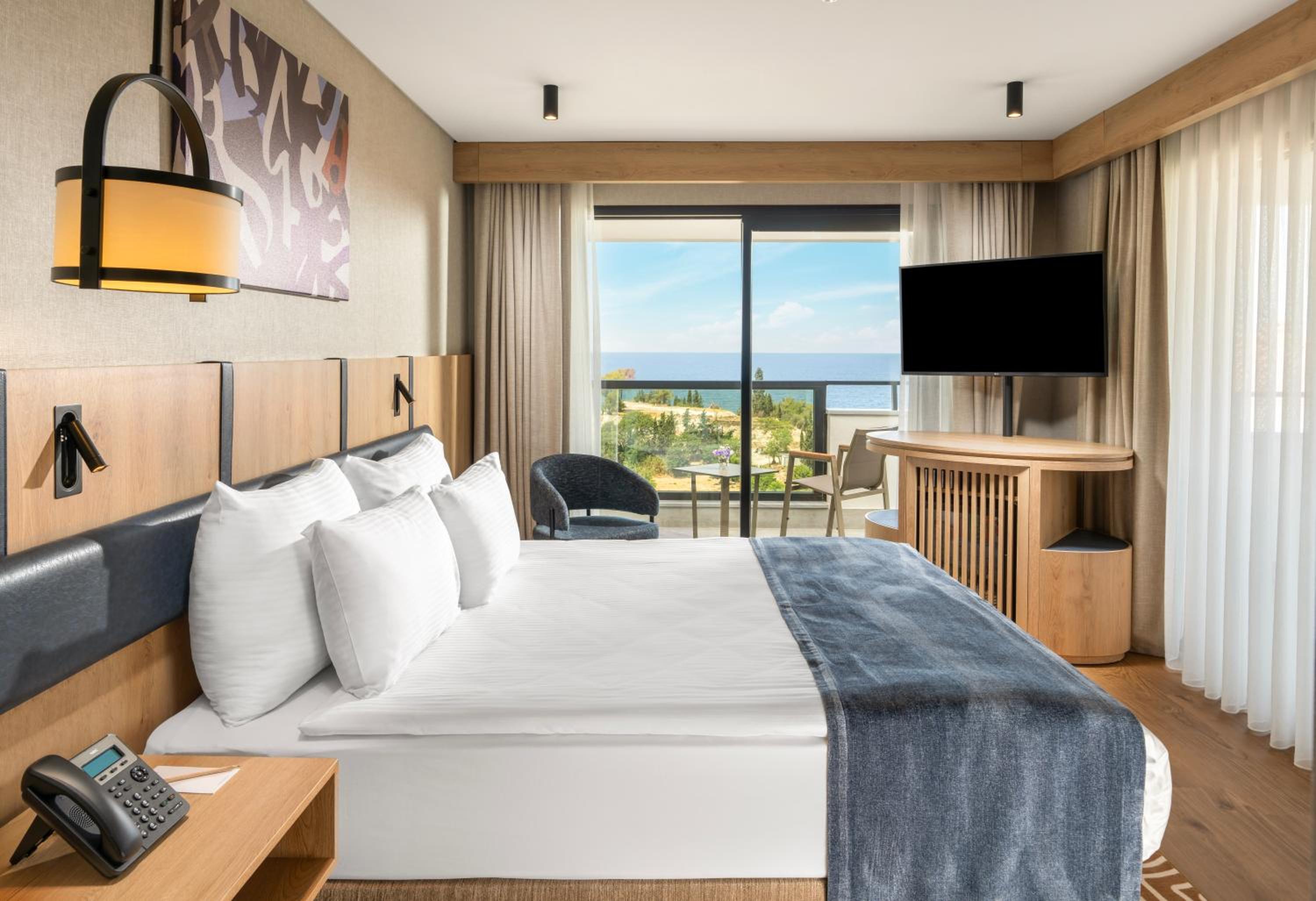 Deluxe Room with Queen Size Bed, Sea View photo 2