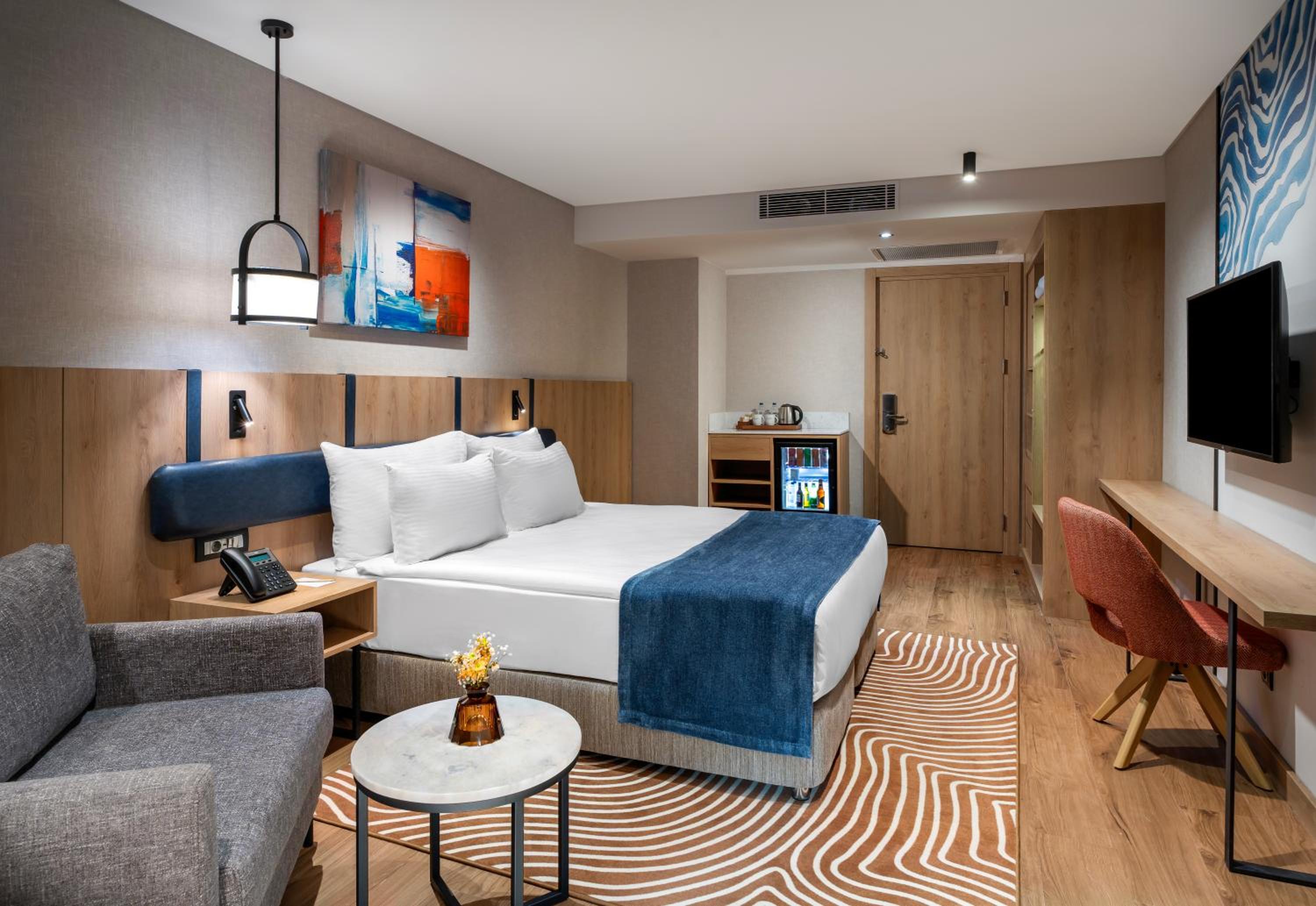 Suite with Queen Size Bed photo 1