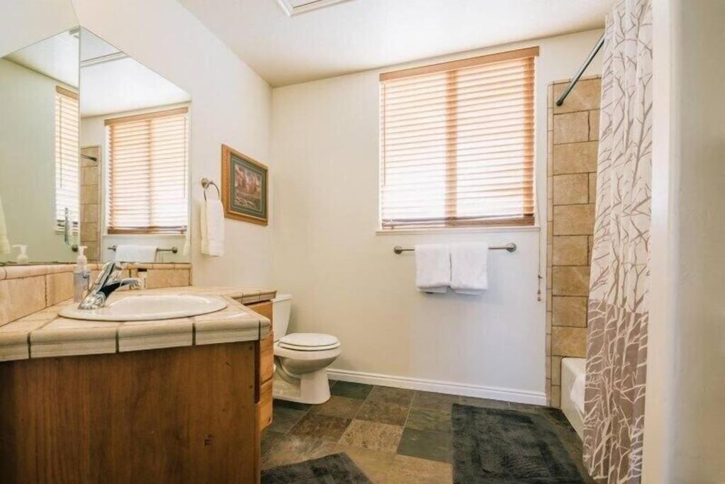 Two-Bedroom House photo 3