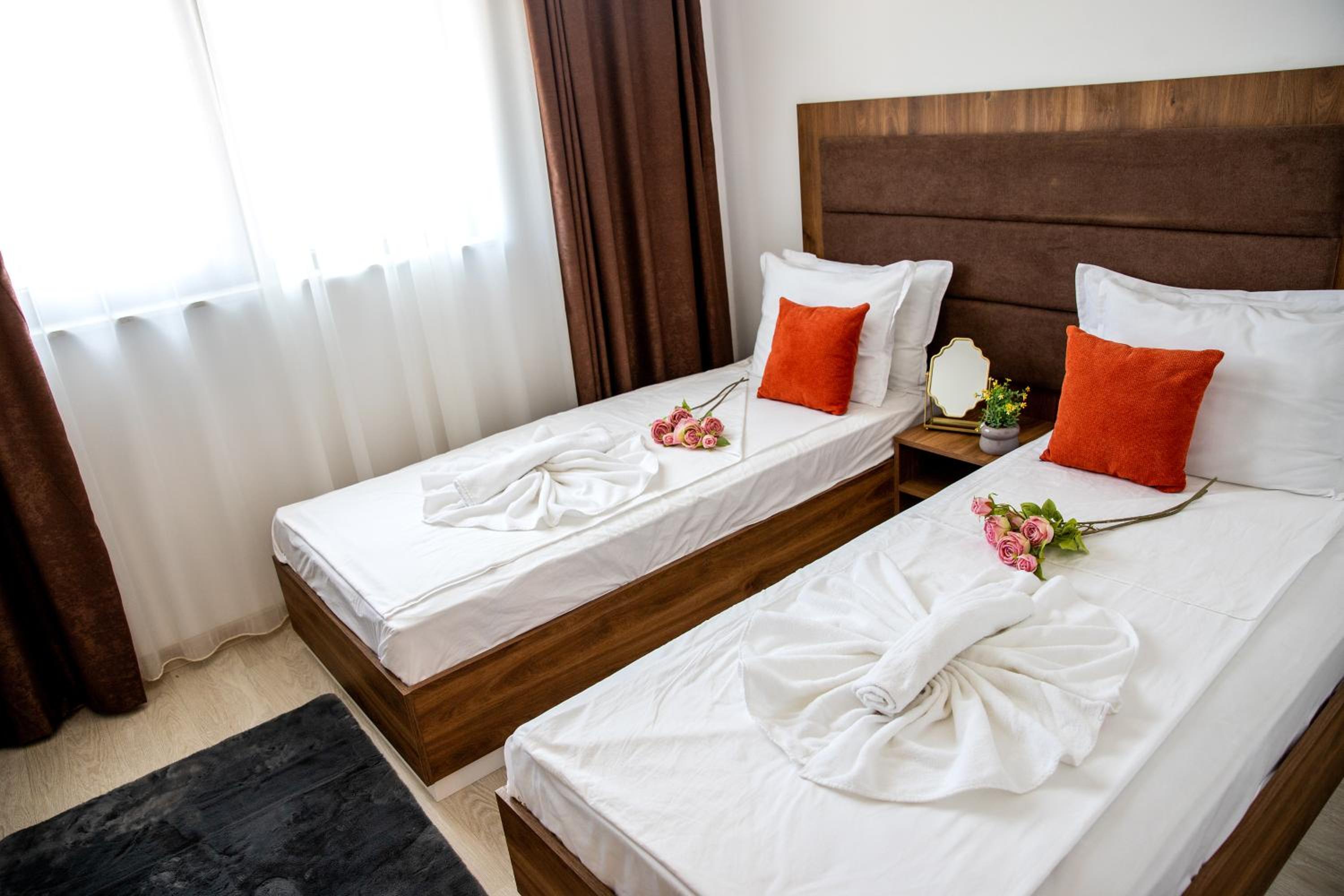 Two-Bedroom Apartment with Terrace and Sea View photo 3