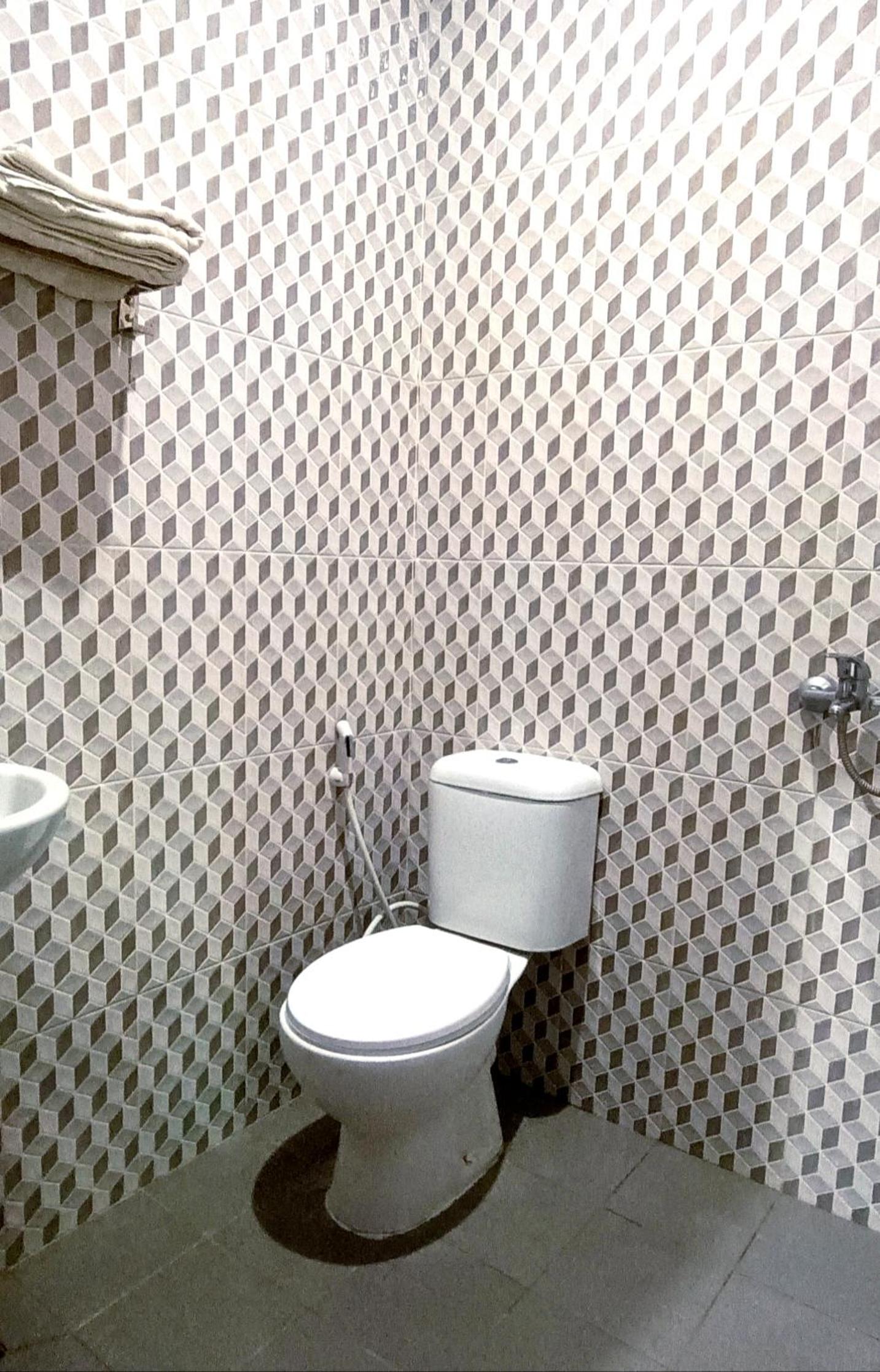 Standard Queen Room photo 3