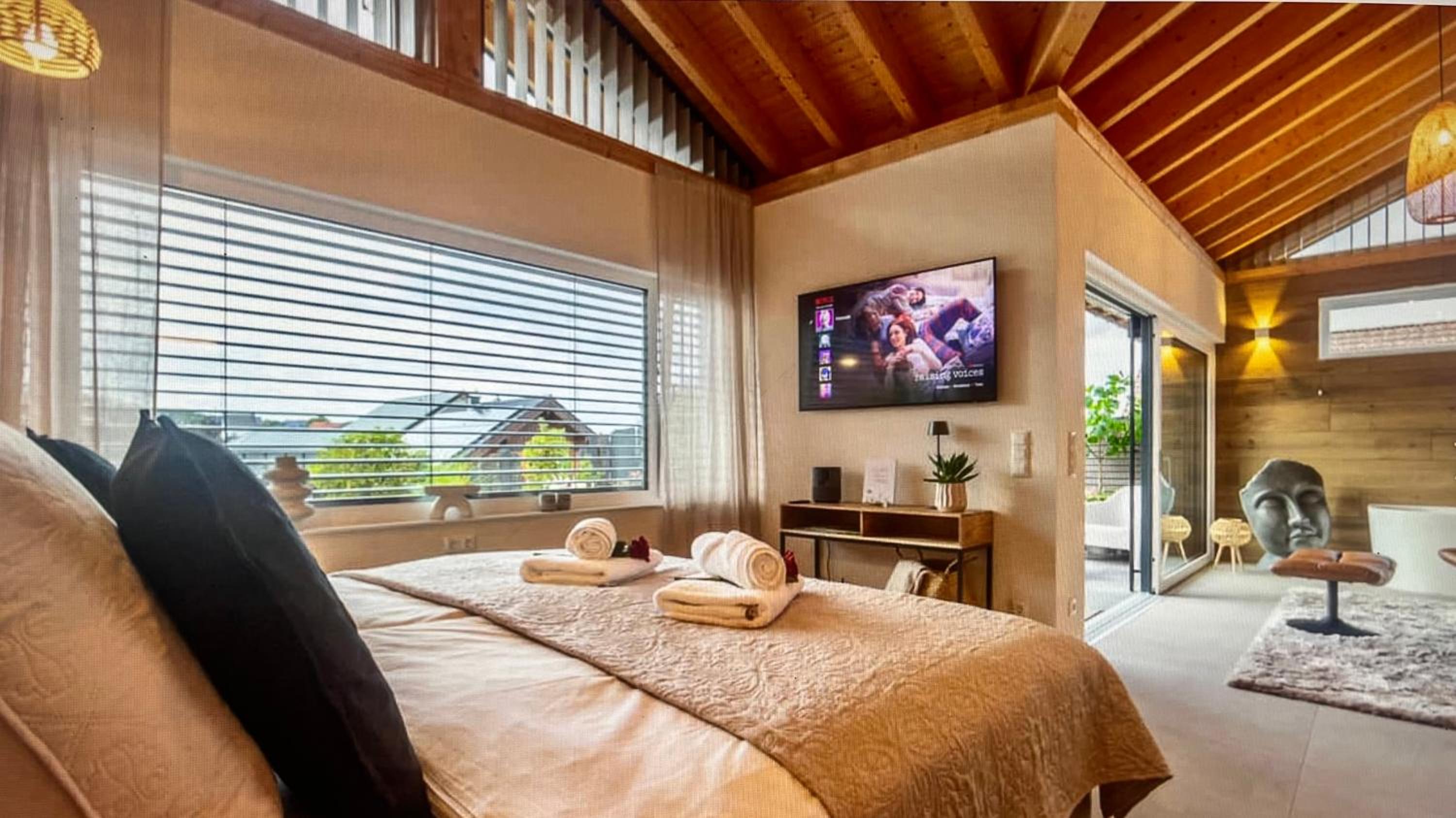 One-Bedroom House photo 1