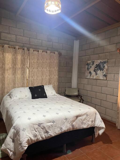 Six-Bedroom House photo 2
