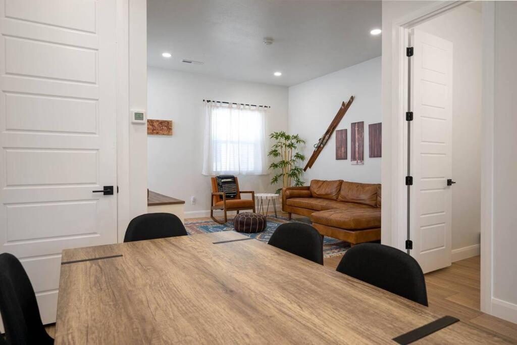 Four-Bedroom House photo 2