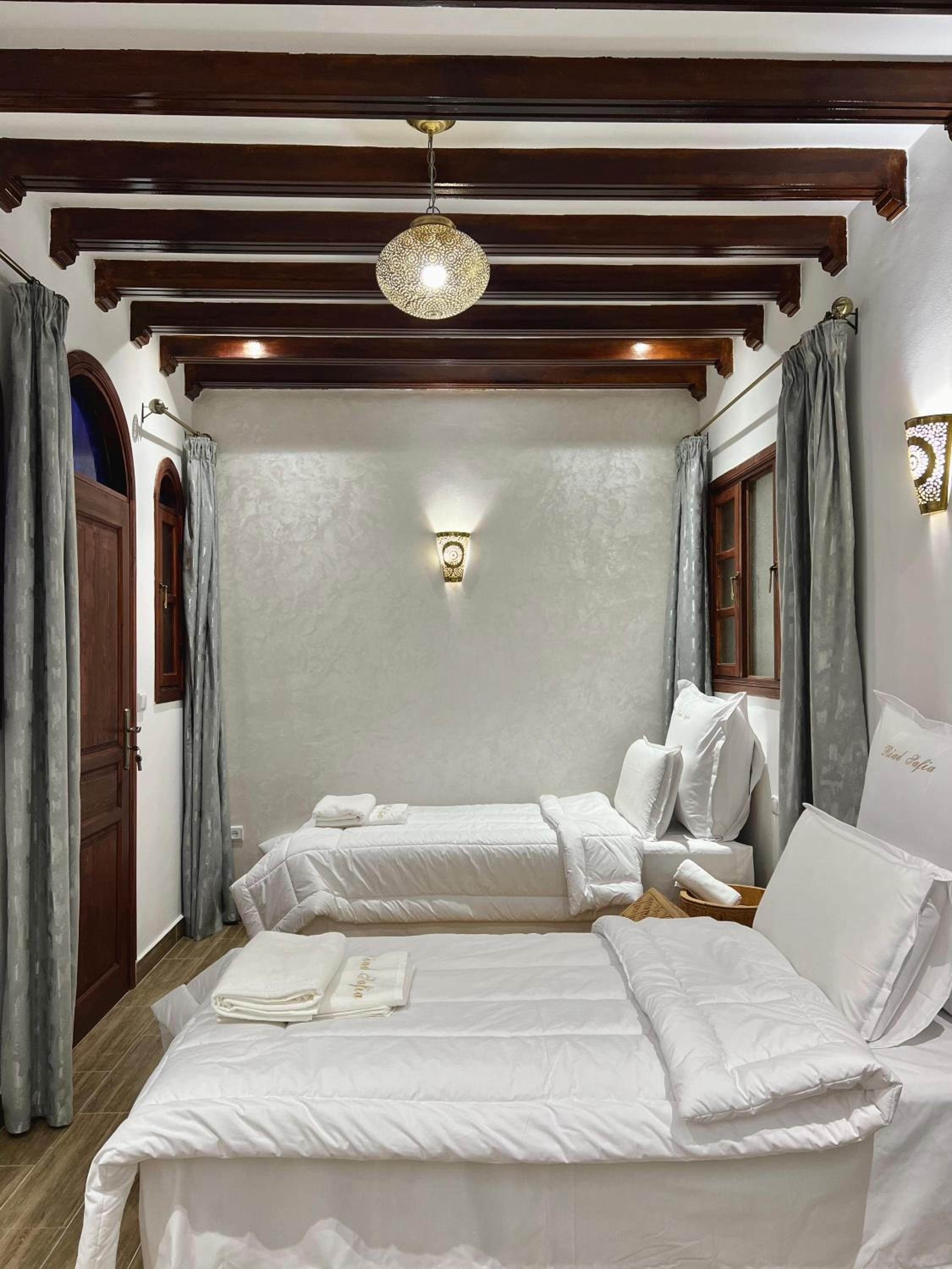 Standard Twin Room photo 3
