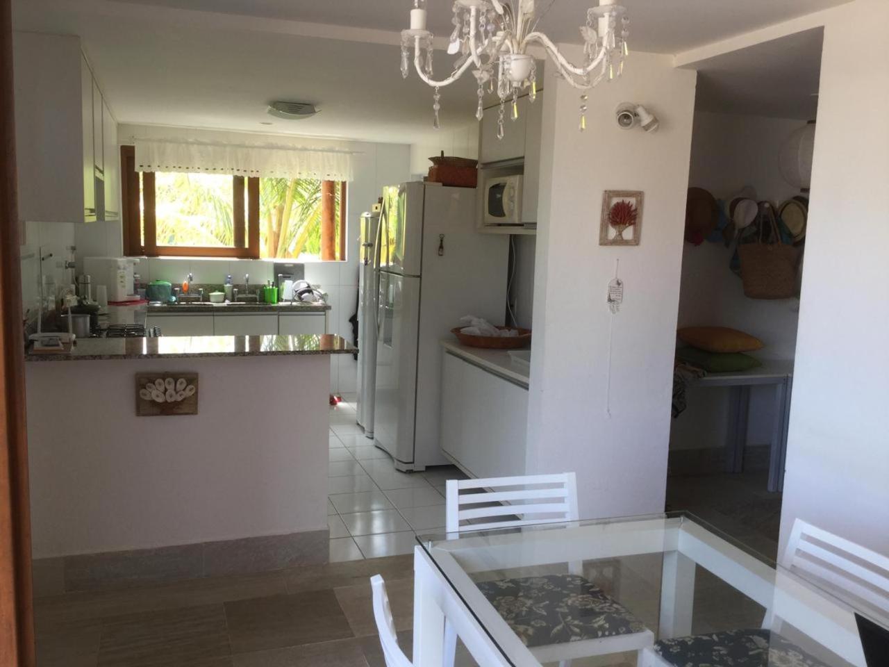 Six-Bedroom House photo 2