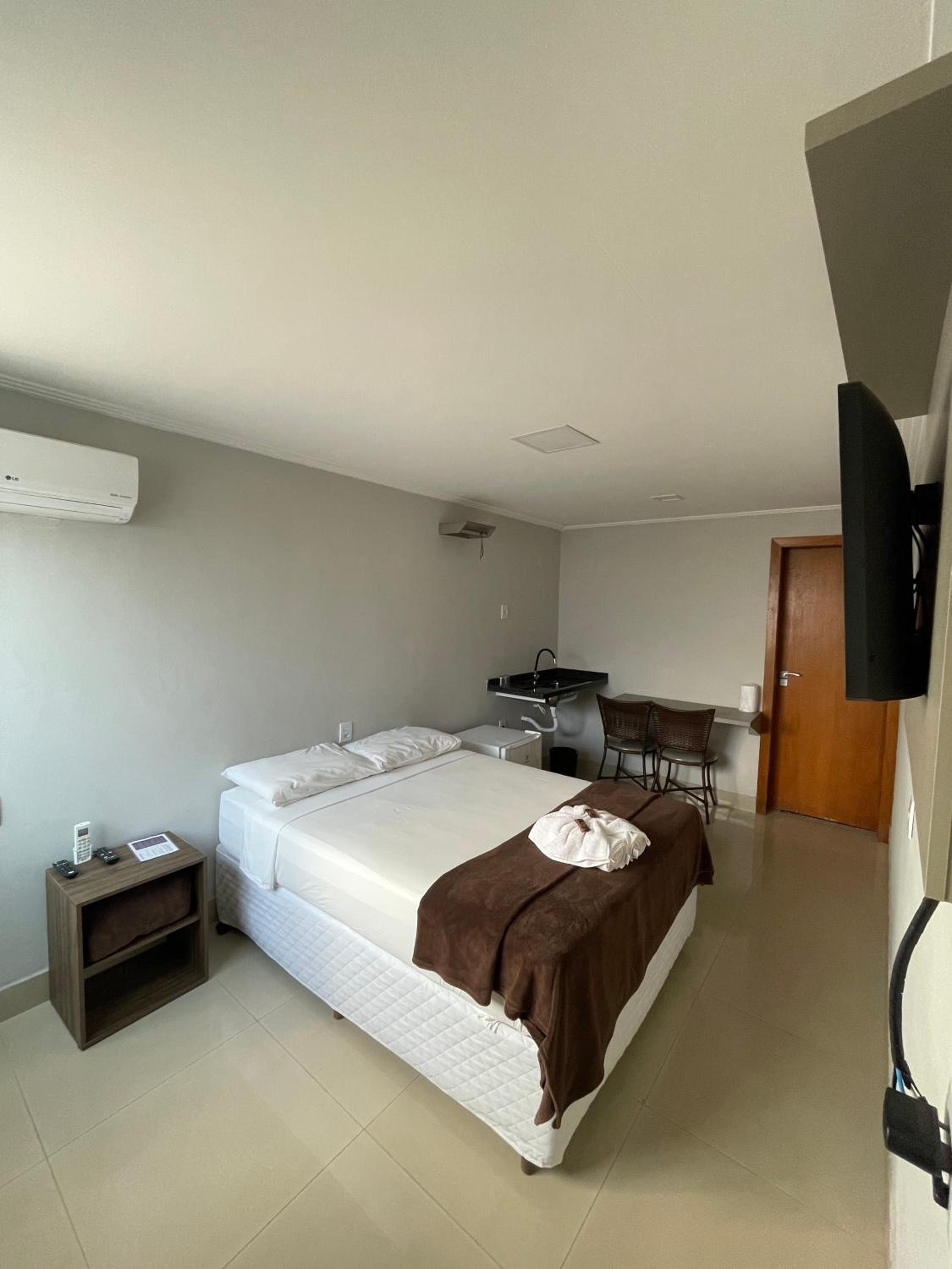 Standard Double Suite - Photo 2