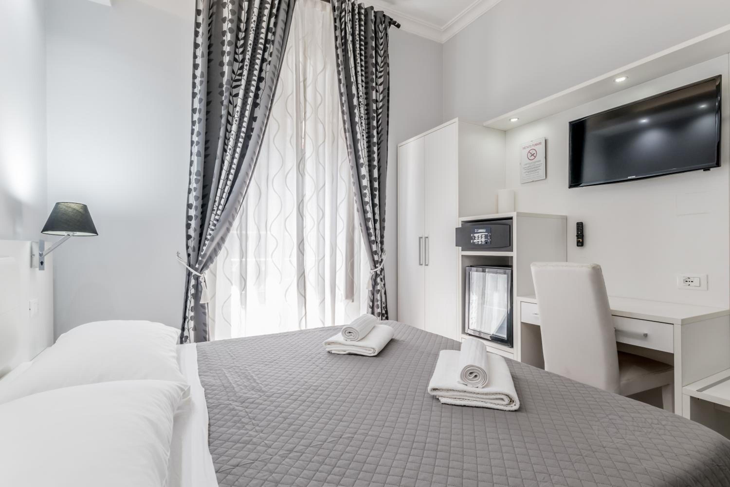 Standard Double Room photo 2