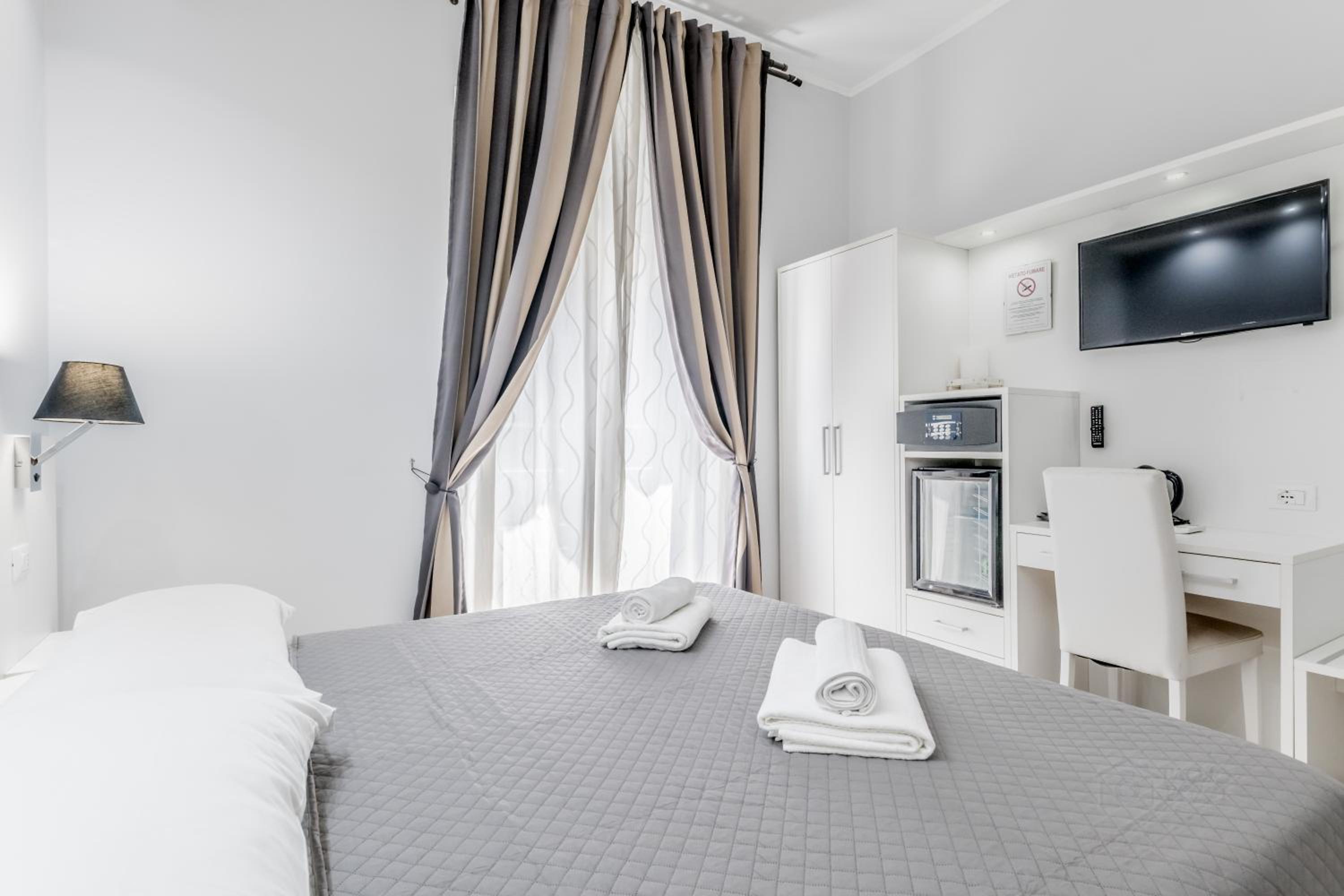 Standard Double Room photo 2