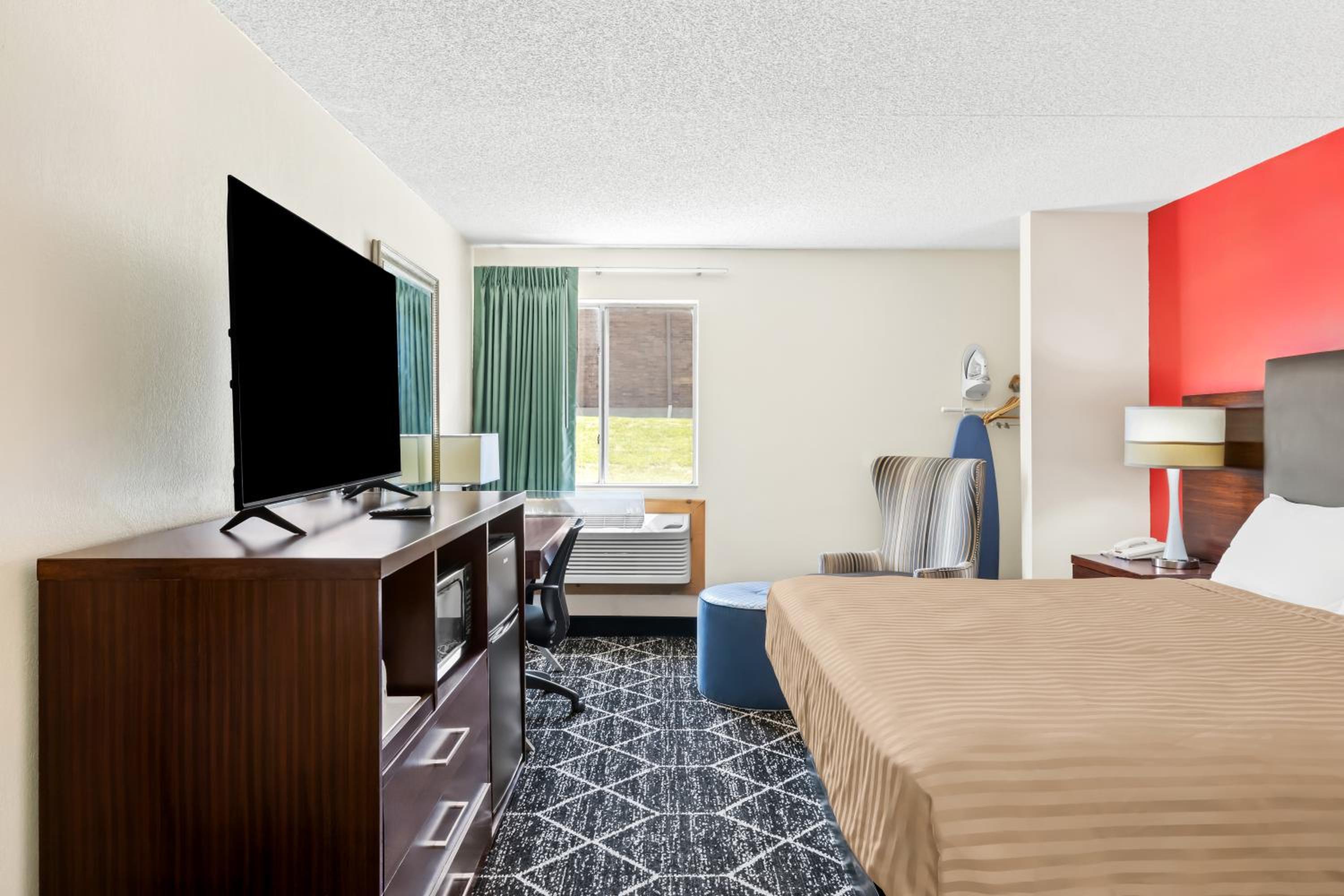 King Room - Non Smoking photo 2