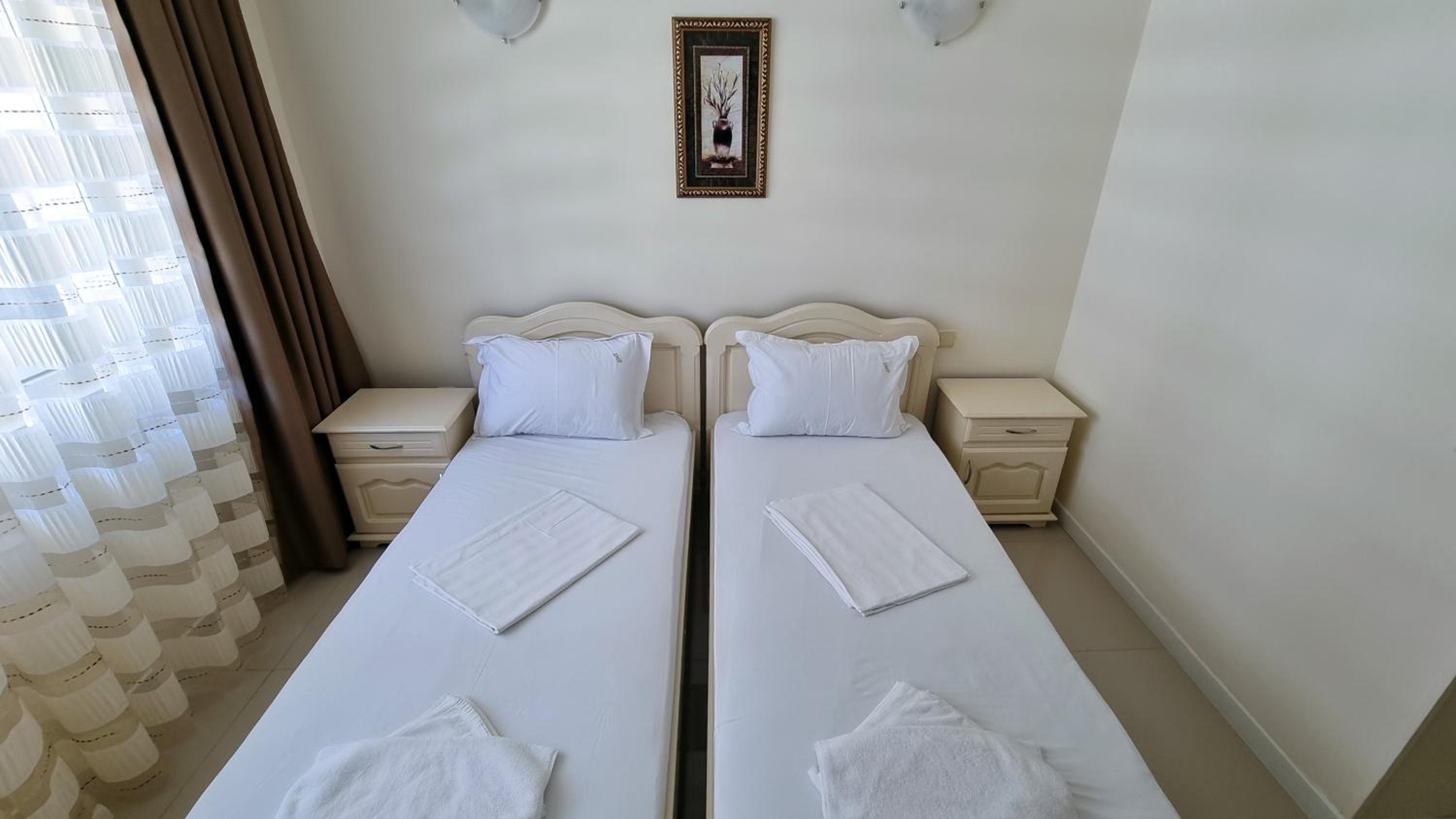 Standard Double or Twin Room - Photo 4