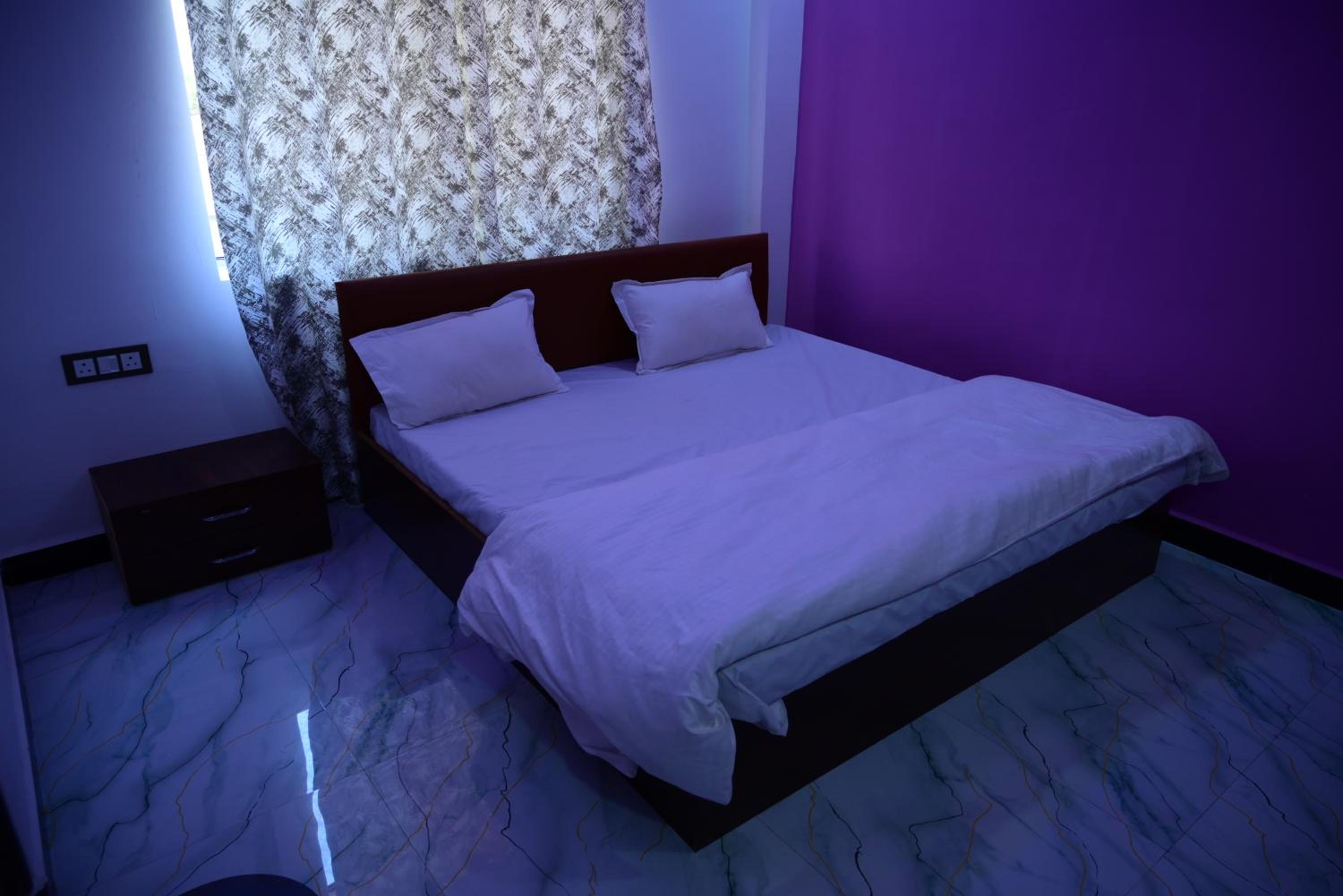 Deluxe Double Room (2 Adults + 1 Child) photo 3