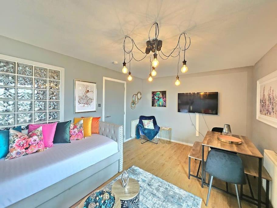 Two-Bedroom Apartment - Photo 19