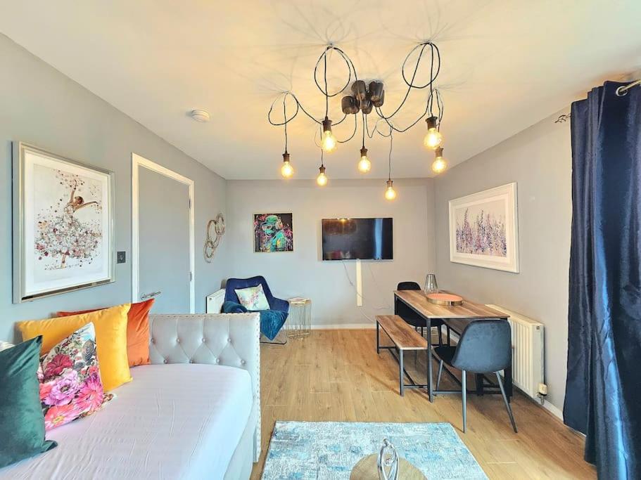 Two-Bedroom Apartment - Photo 20