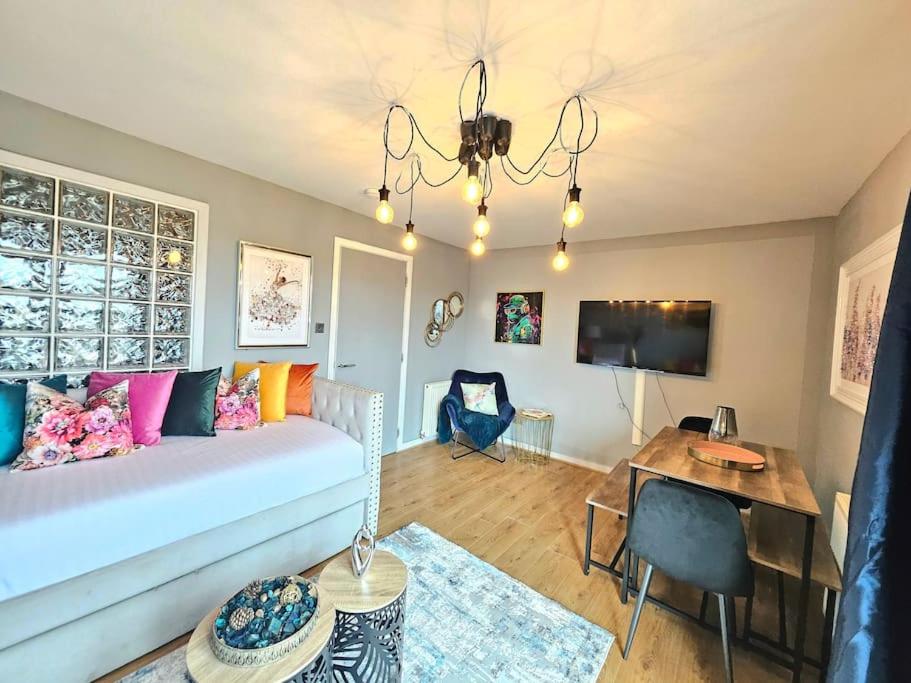 Two-Bedroom Apartment - Photo 26