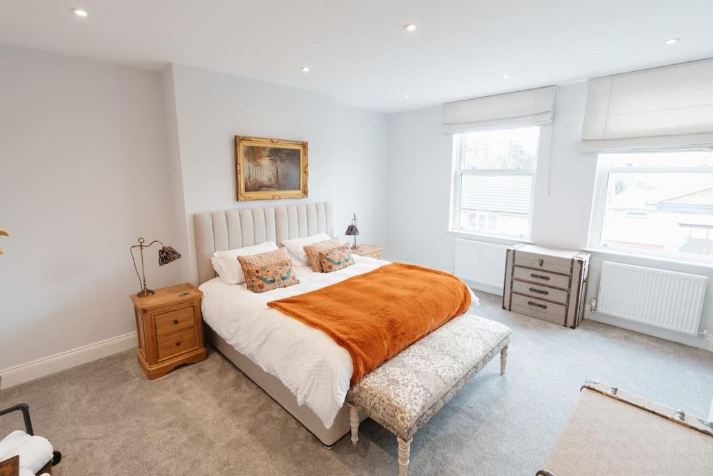 Three-Bedroom House photo 2