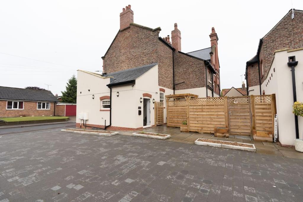 Three-Bedroom House photo 3