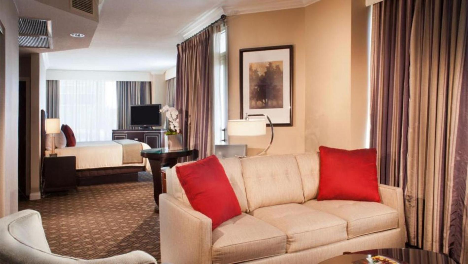 Plaza Suite - 1 King Bed - Photo 5