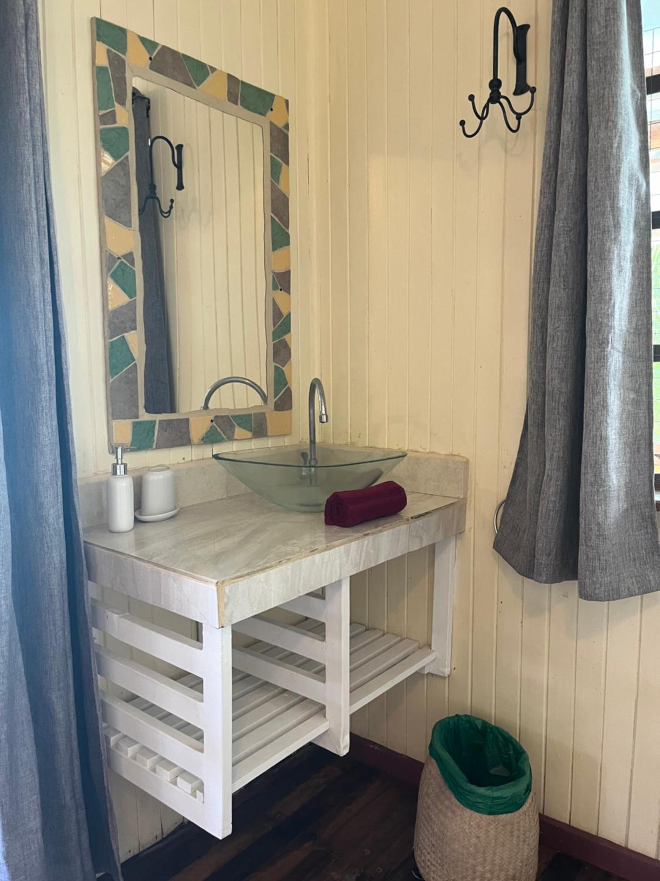 Room with Shared Bathroom photo 2