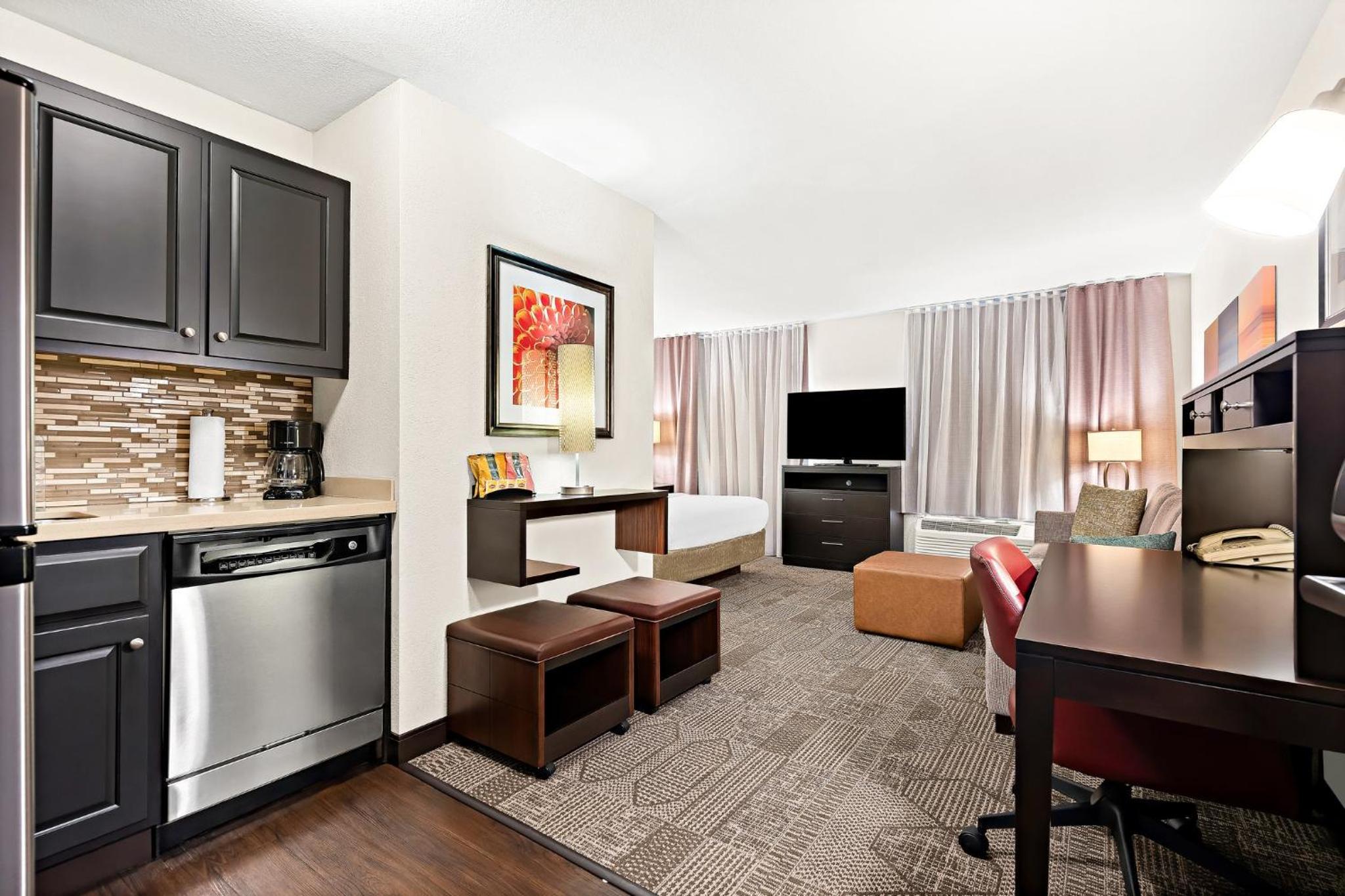 Studio Suite - Photo 2