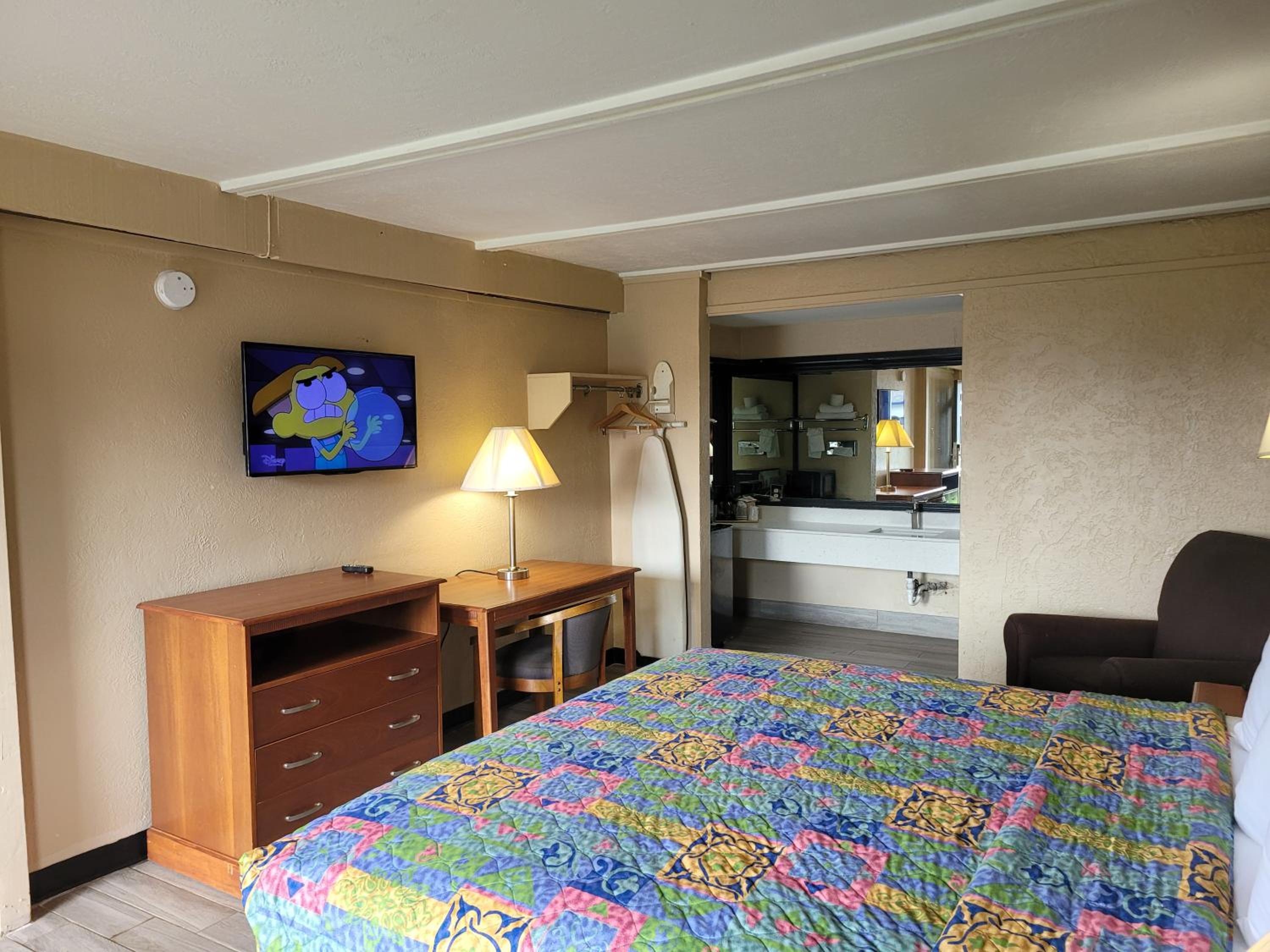 Standard King Room - Photo 4