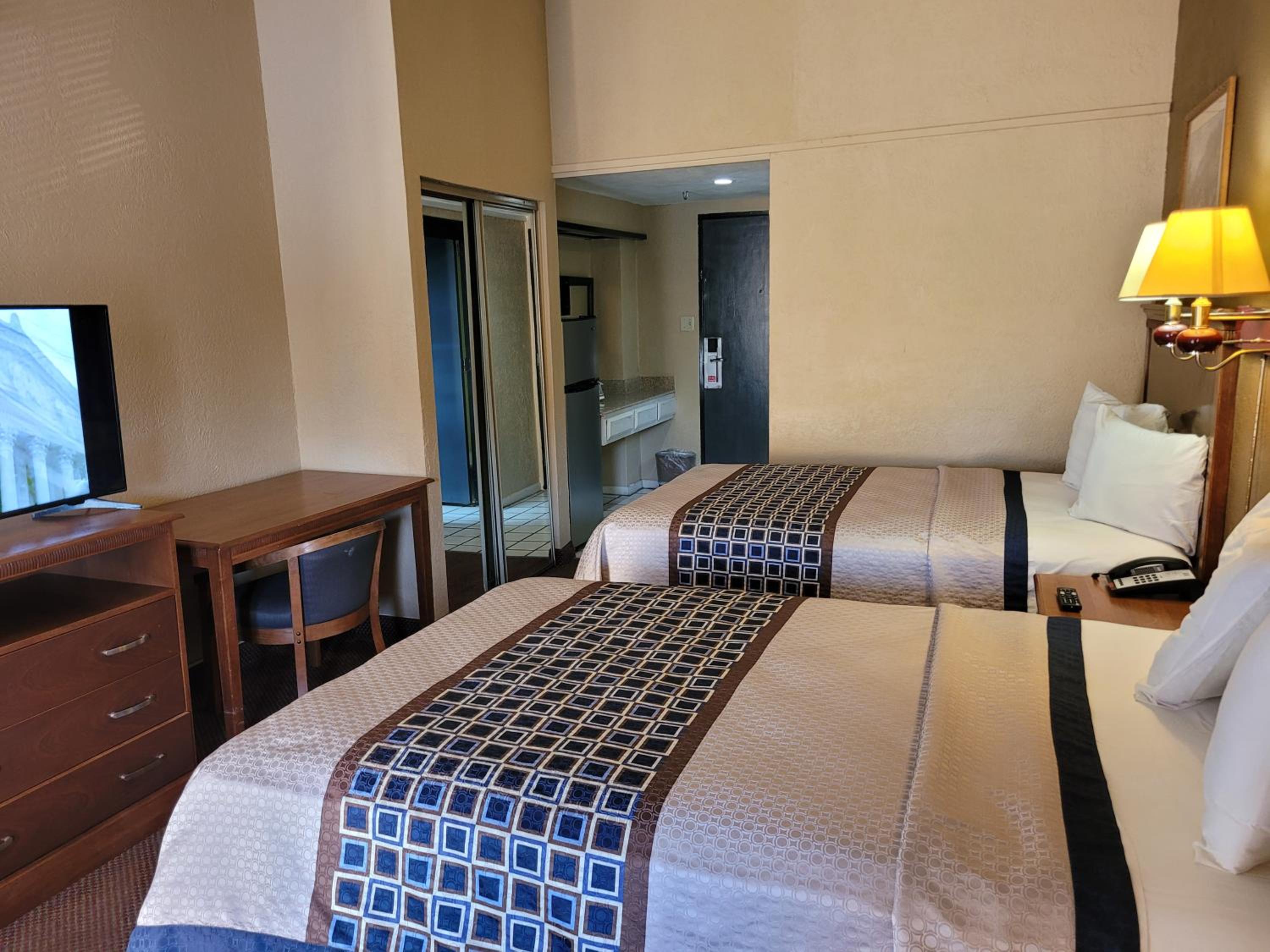 Standard Double Room - Photo 10