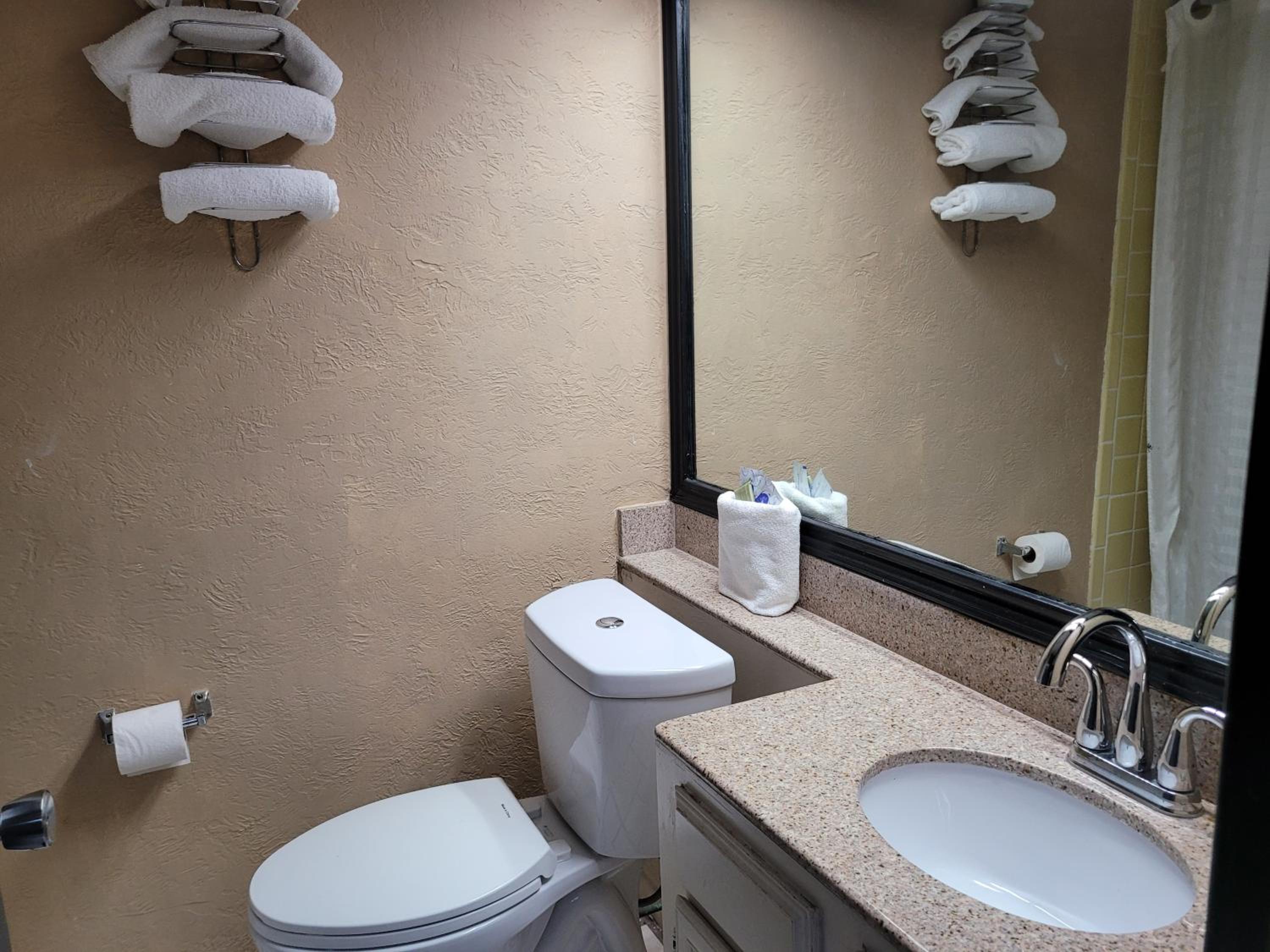 Standard Double Room - Photo 6