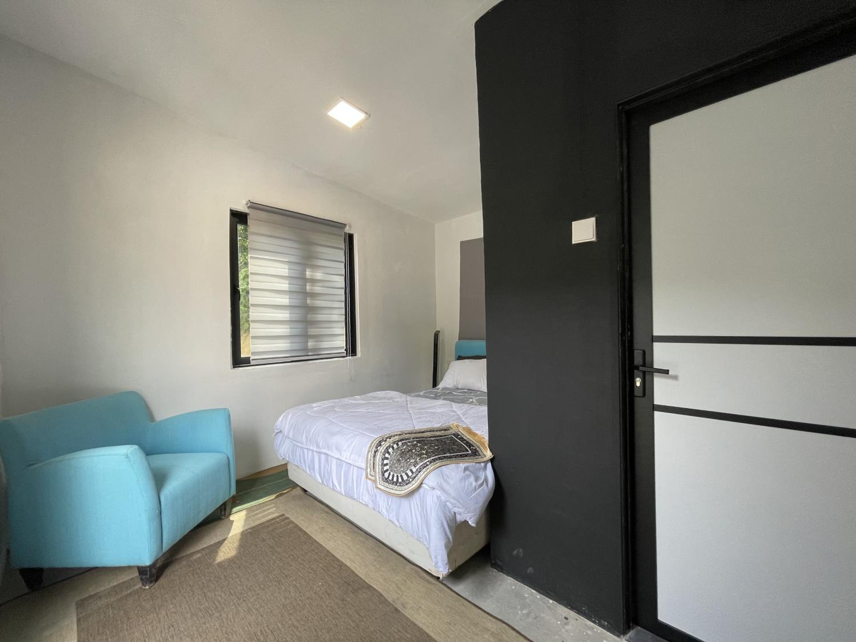 Queen Room with Pool View