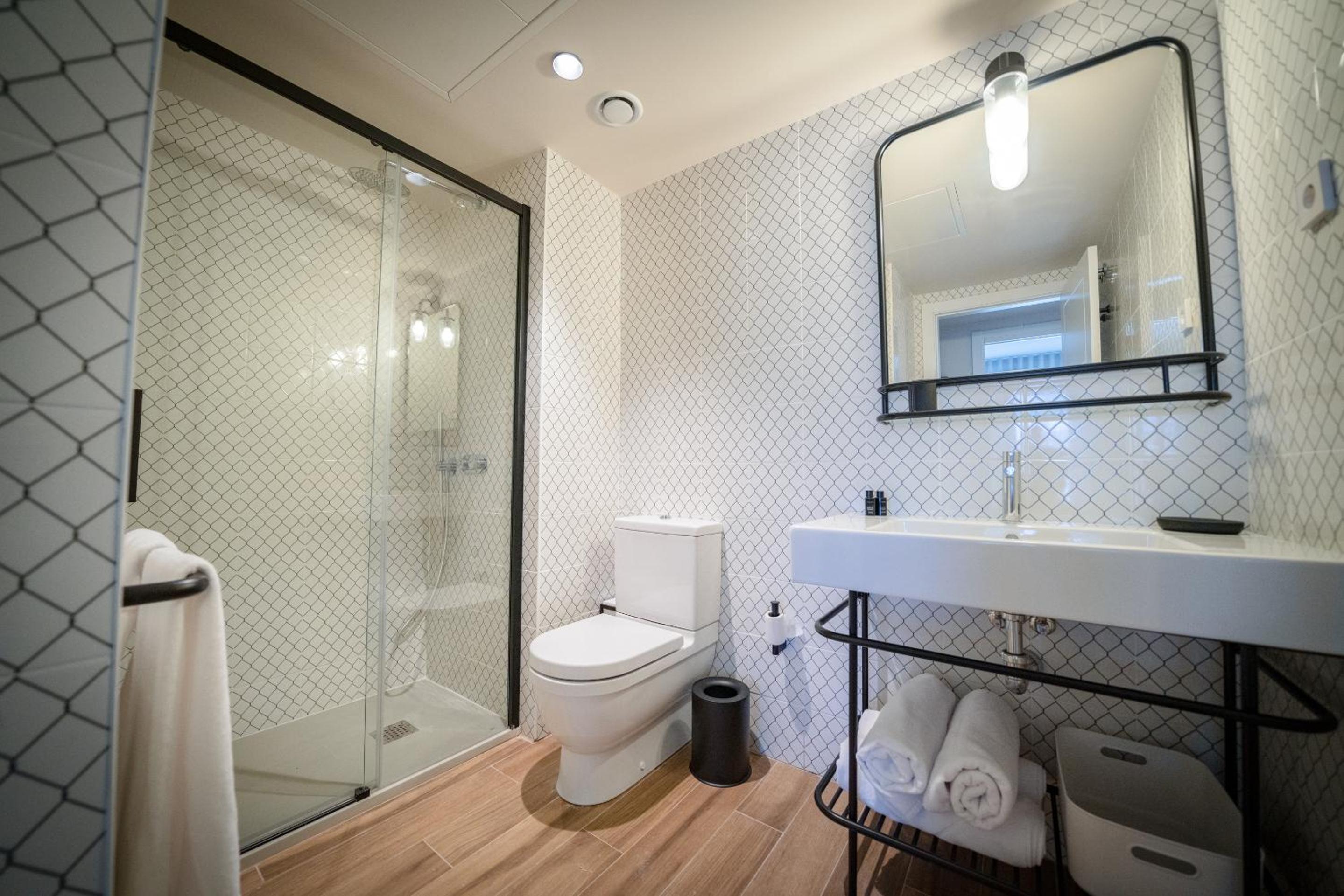 One-Bedroom Apartment - Photo 4