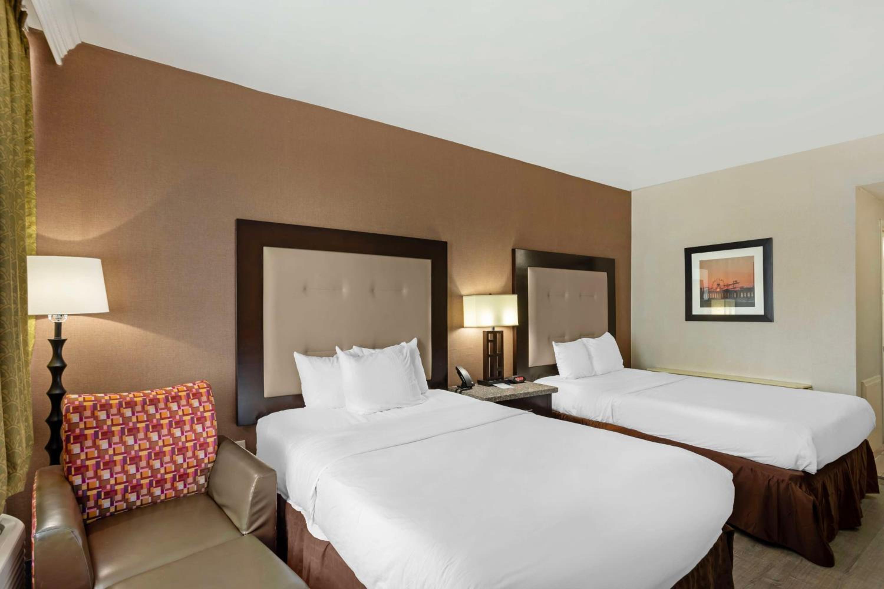 Double Room with Two Double Beds - Non-Smoking - Photo 5