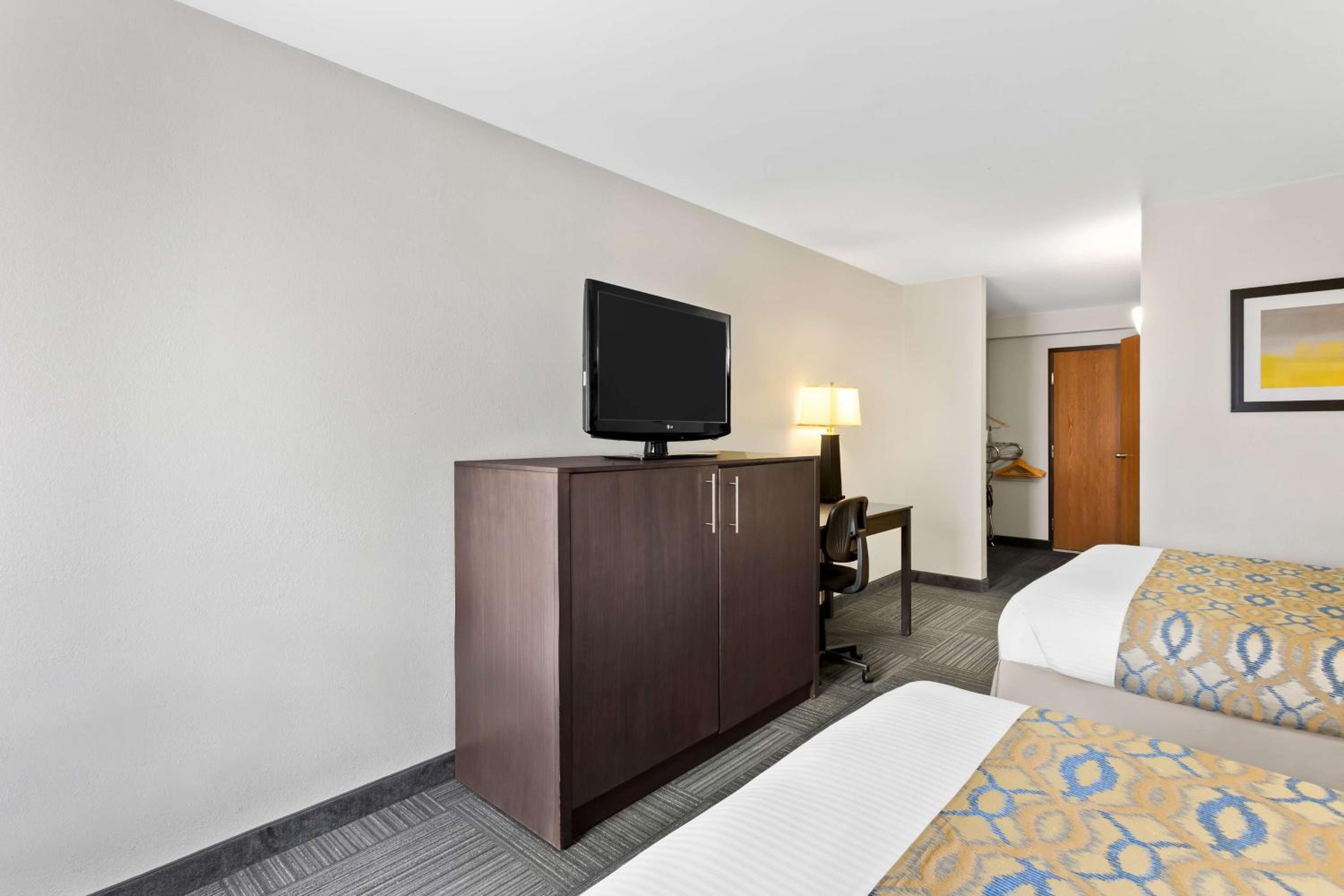 Double Room with Two Double Beds - Accessible photo 3