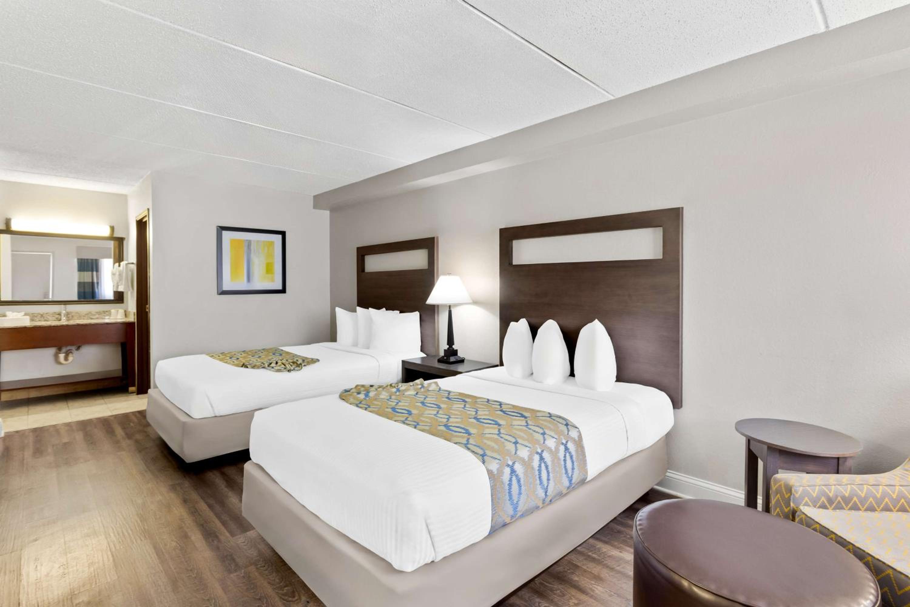 Double Room with Two Double Beds - Smoking photo 3