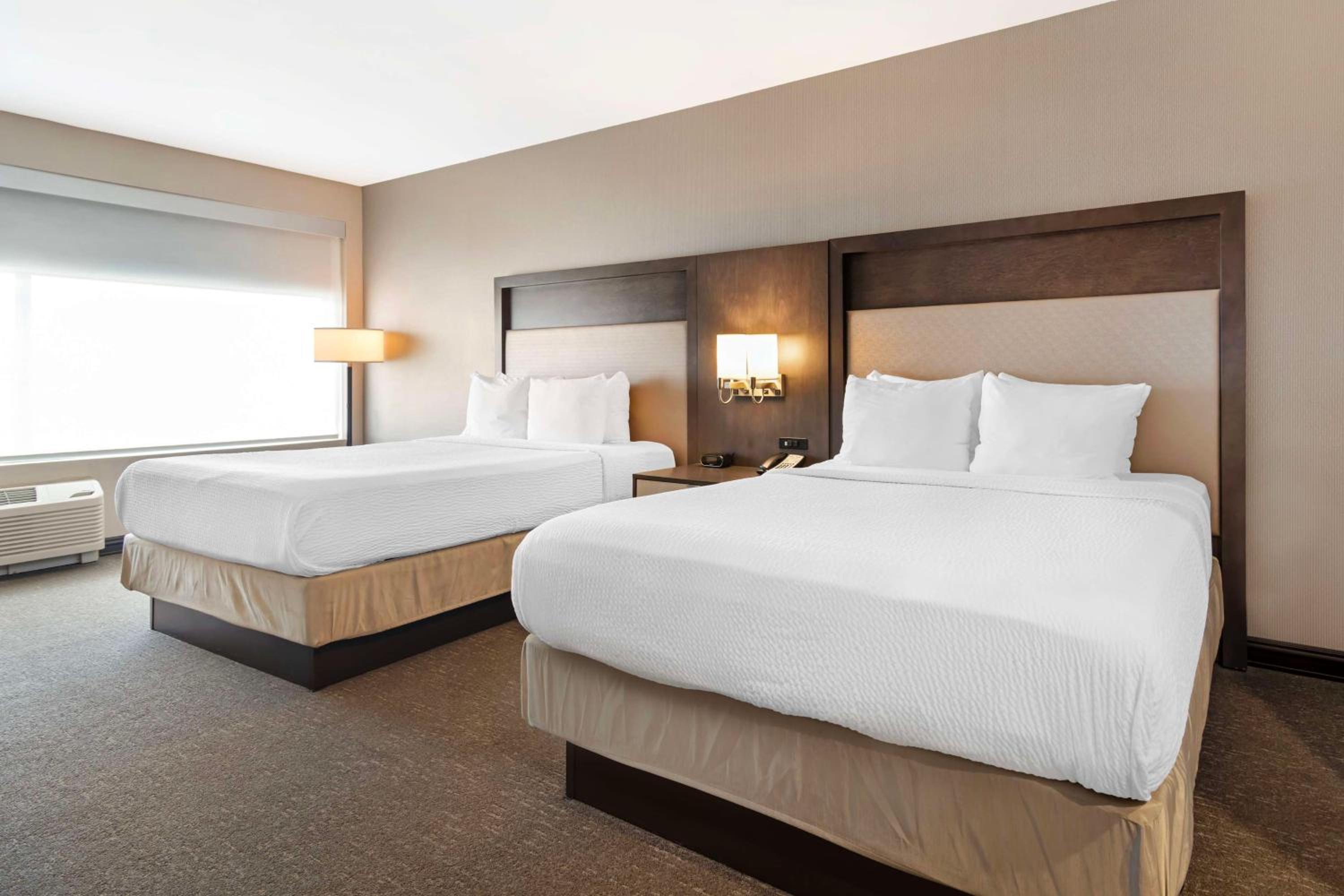Queen Room with Two Queen Beds - Photo 1