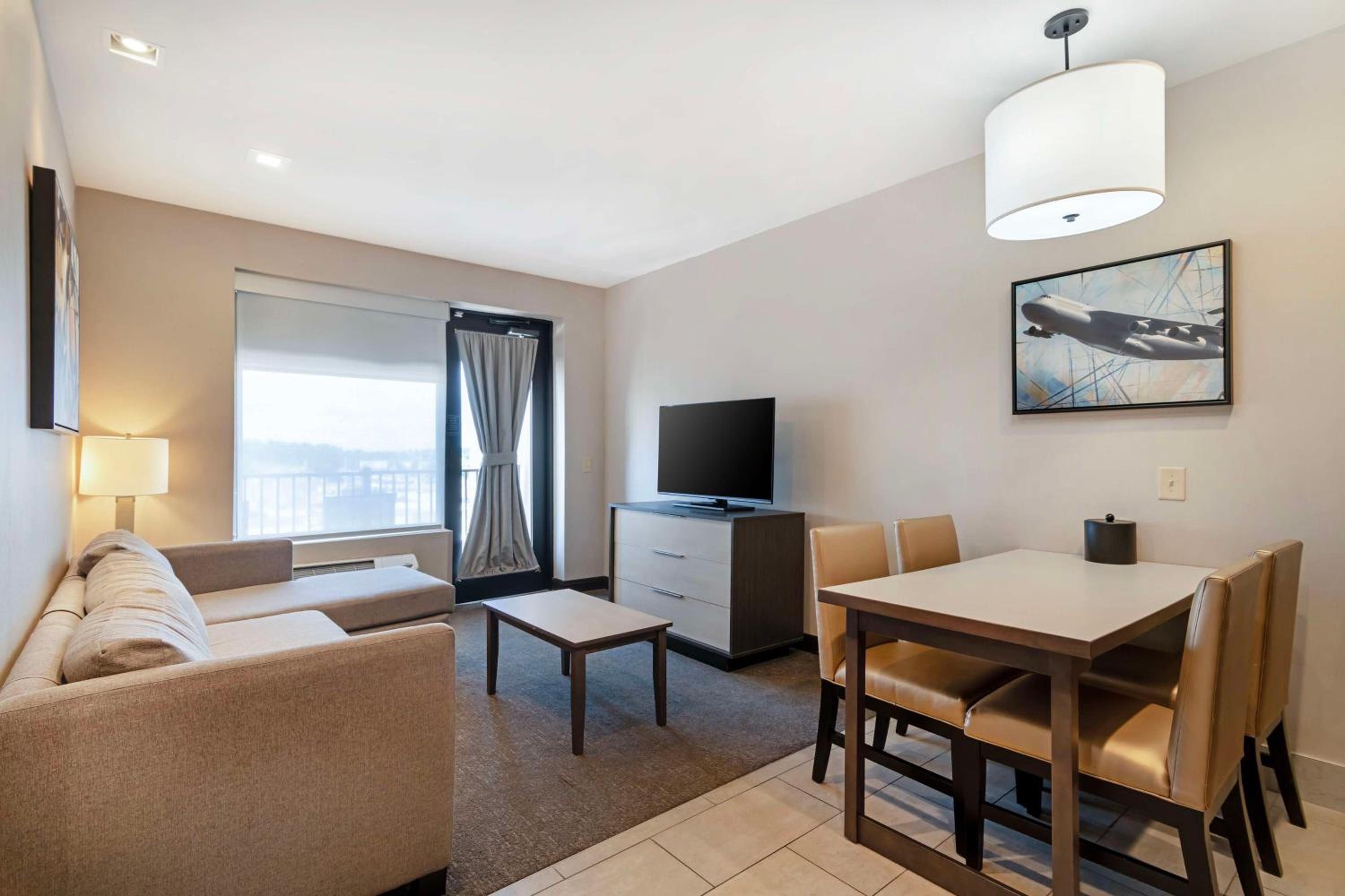 King Suite With Balcony - Photo 1