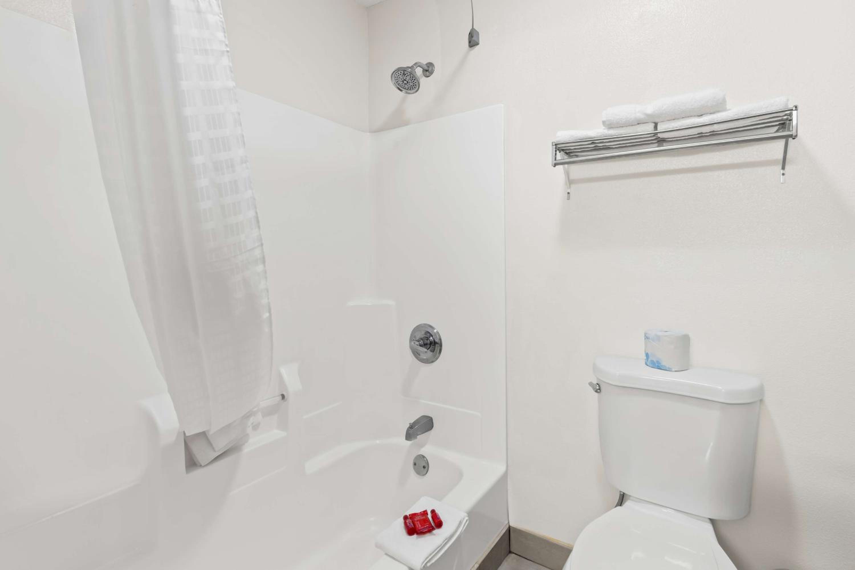 King Room - Non Smoking - Photo 3