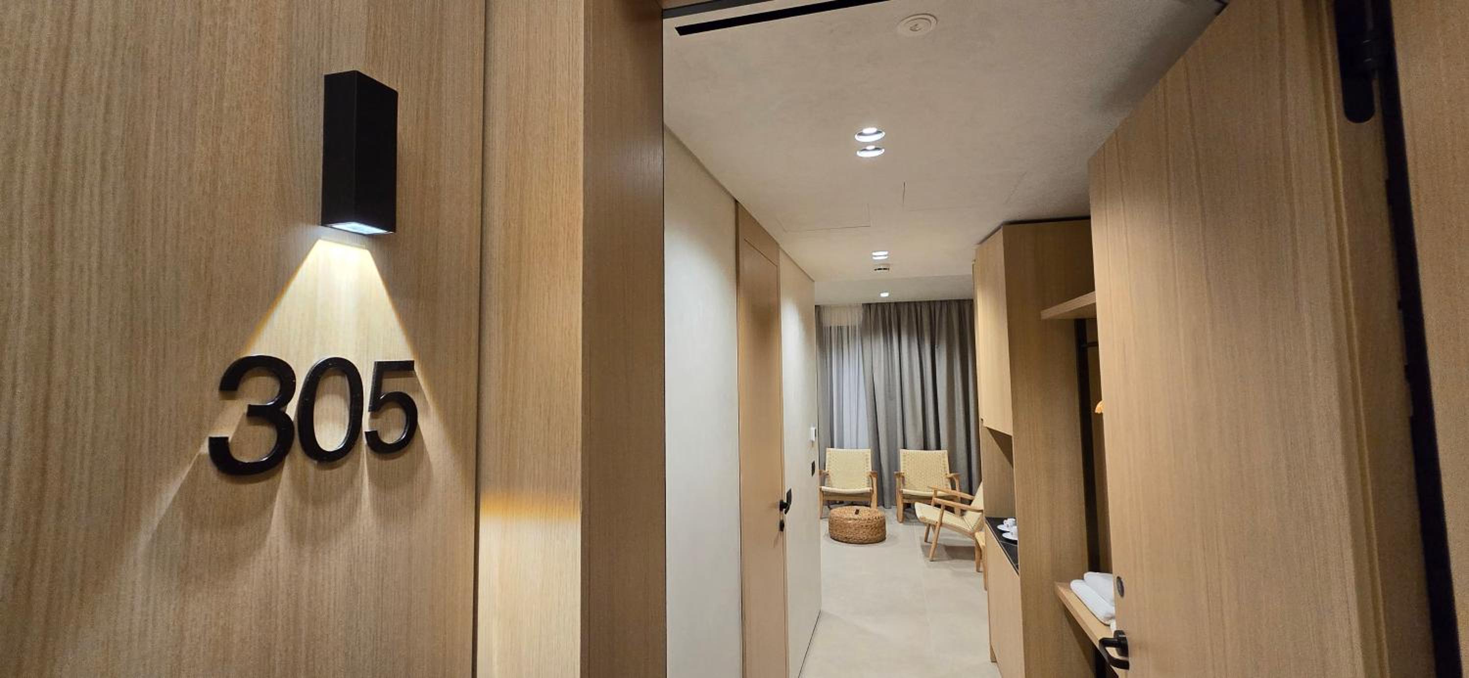 Junior Suite with Balcony photo 1