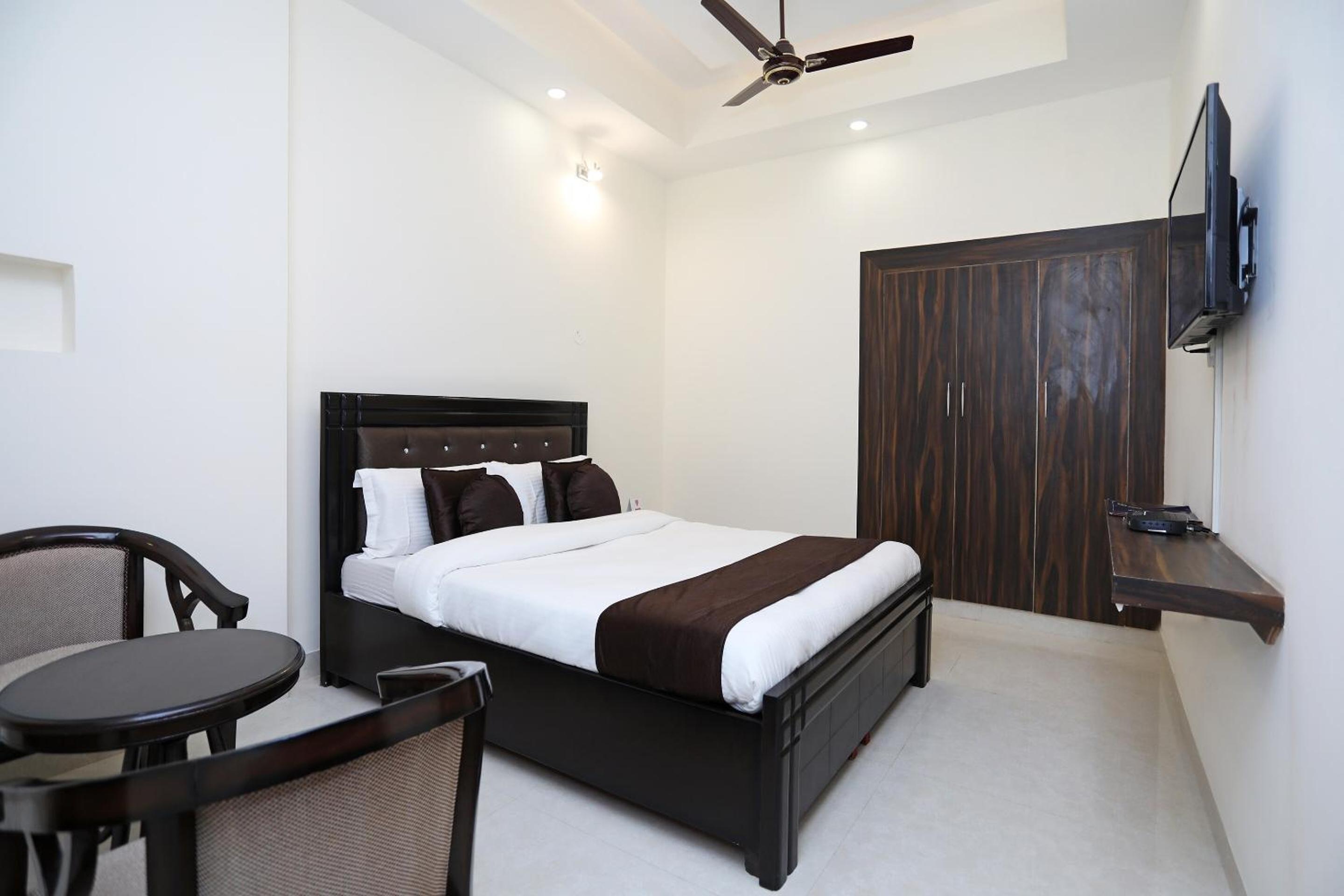 Classic Triple Room photo 2