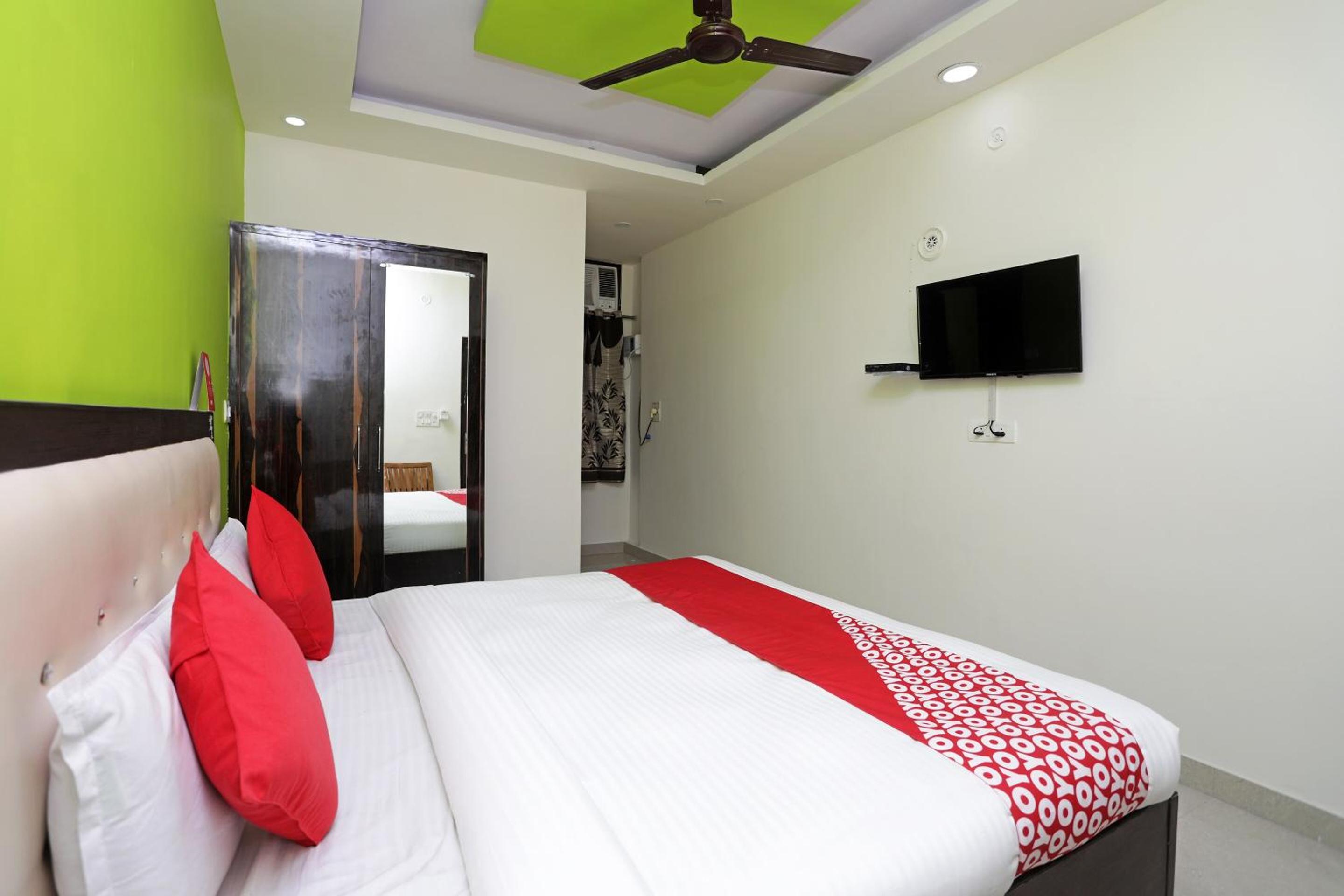 Deluxe Double Room photo 3