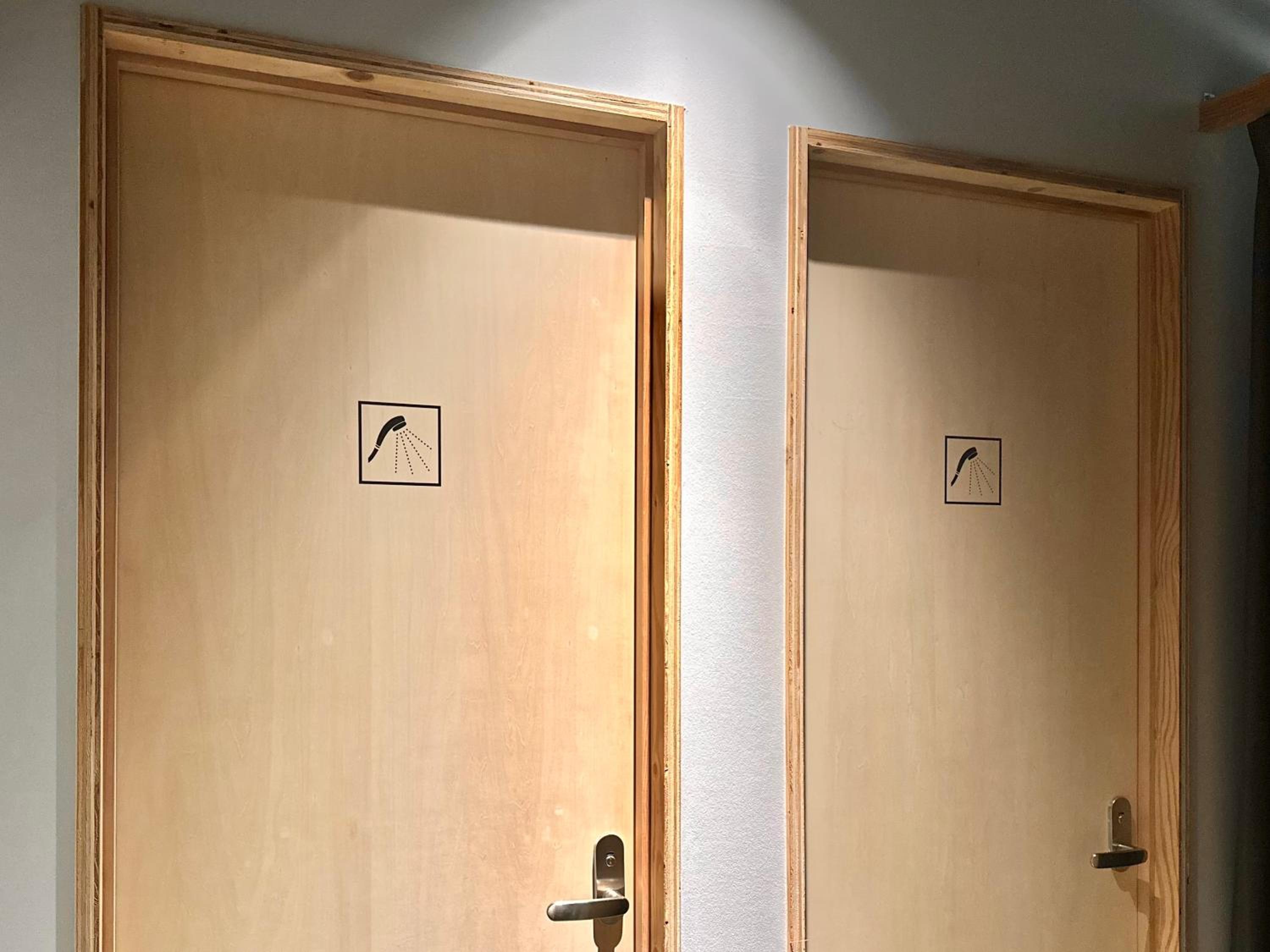Twin Room with Shared Bathroom photo 3