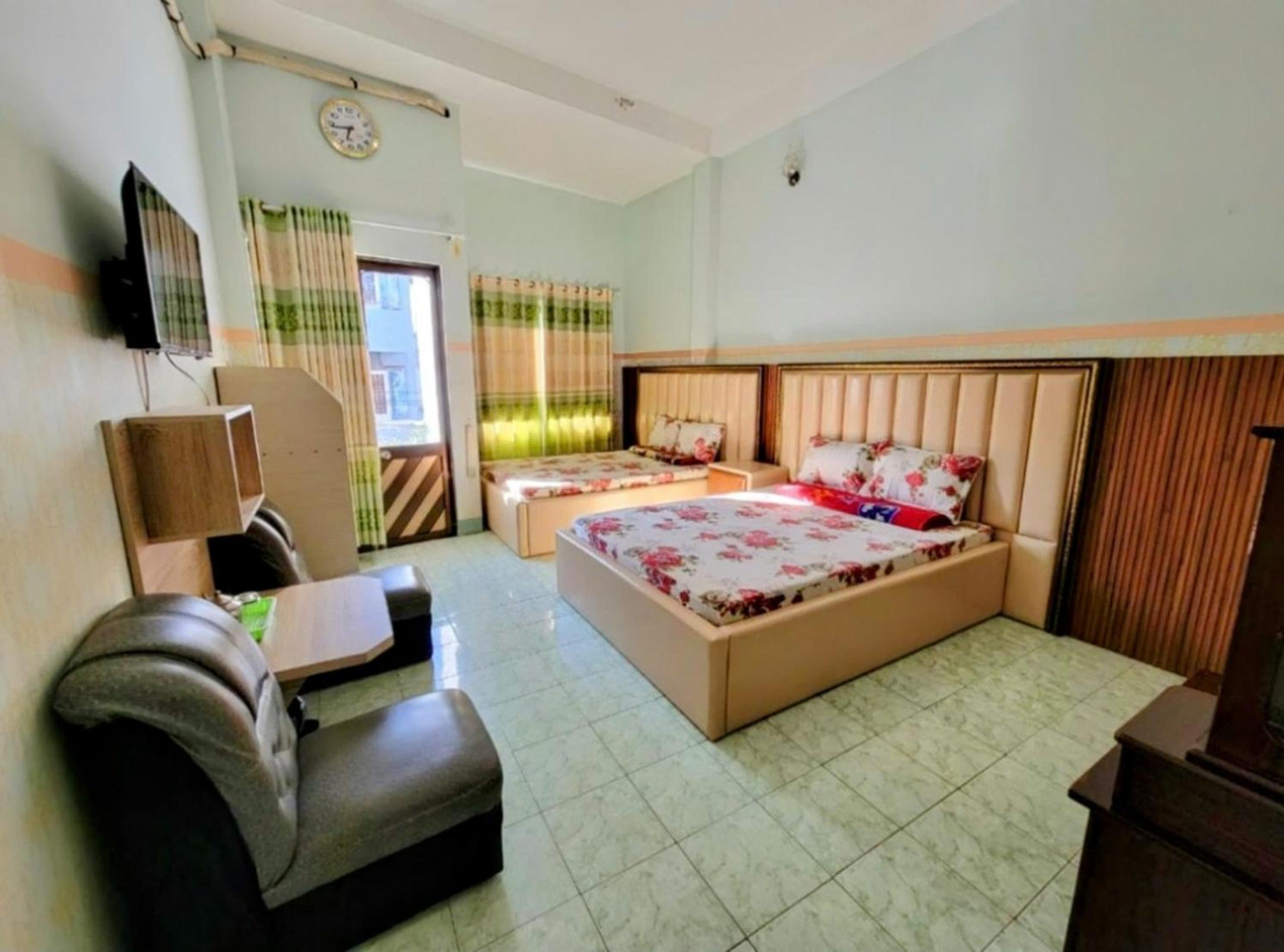 Double Room with Two Double Beds - Photo 6