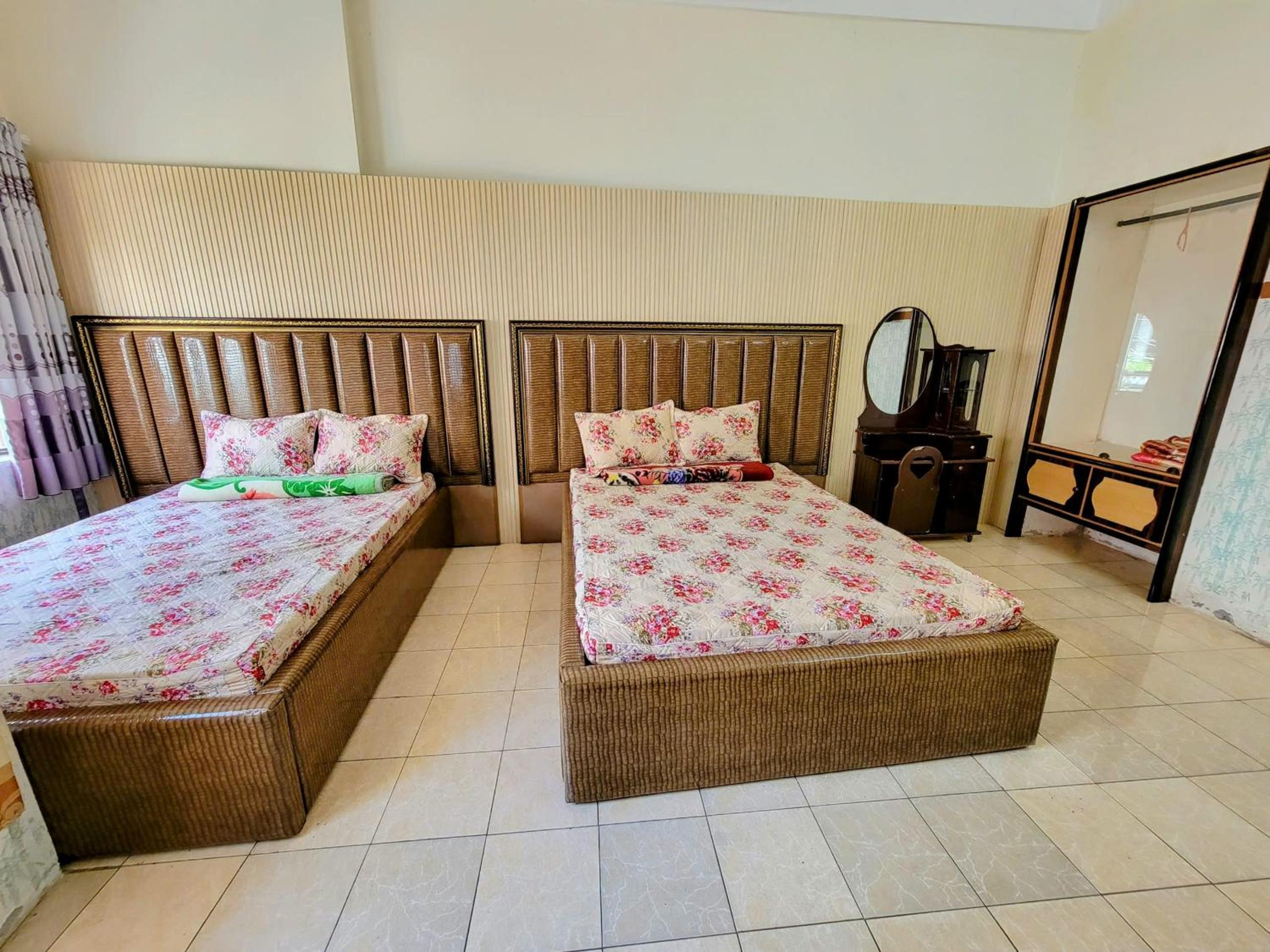 Double Room with Two Double Beds - Photo 5