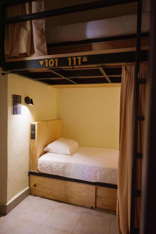 Bed In 8-Bed Female Dormitory Room photo 1