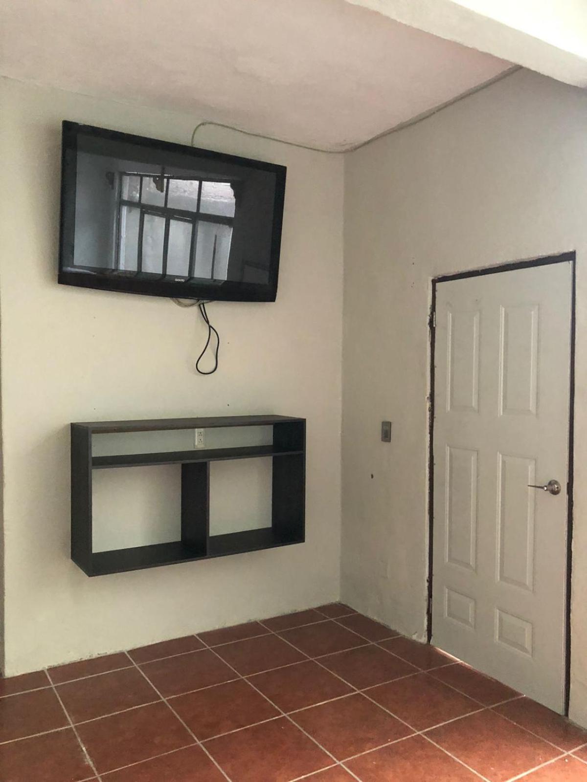 One-Bedroom House photo 2