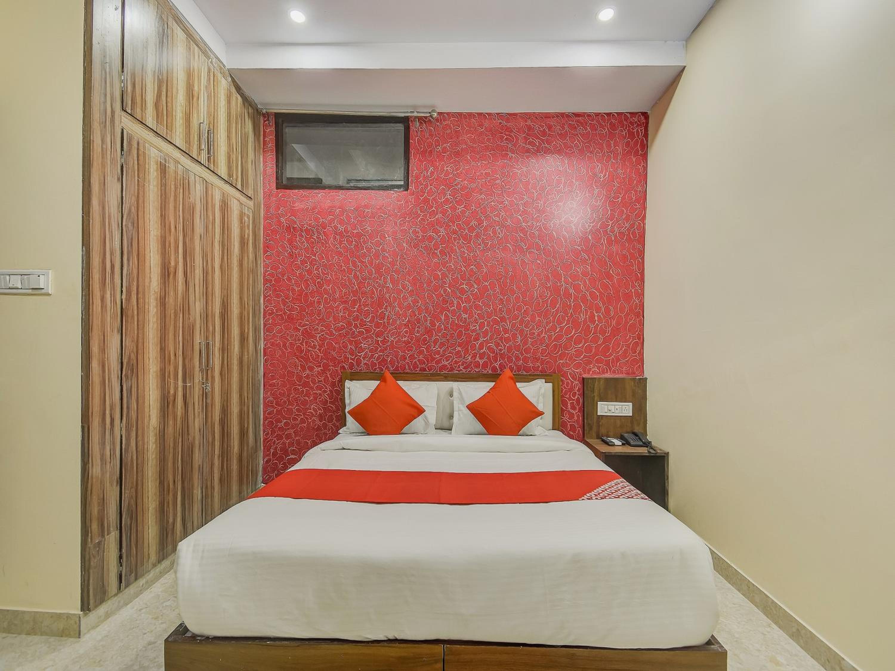 Standard Double Room - Photo 19