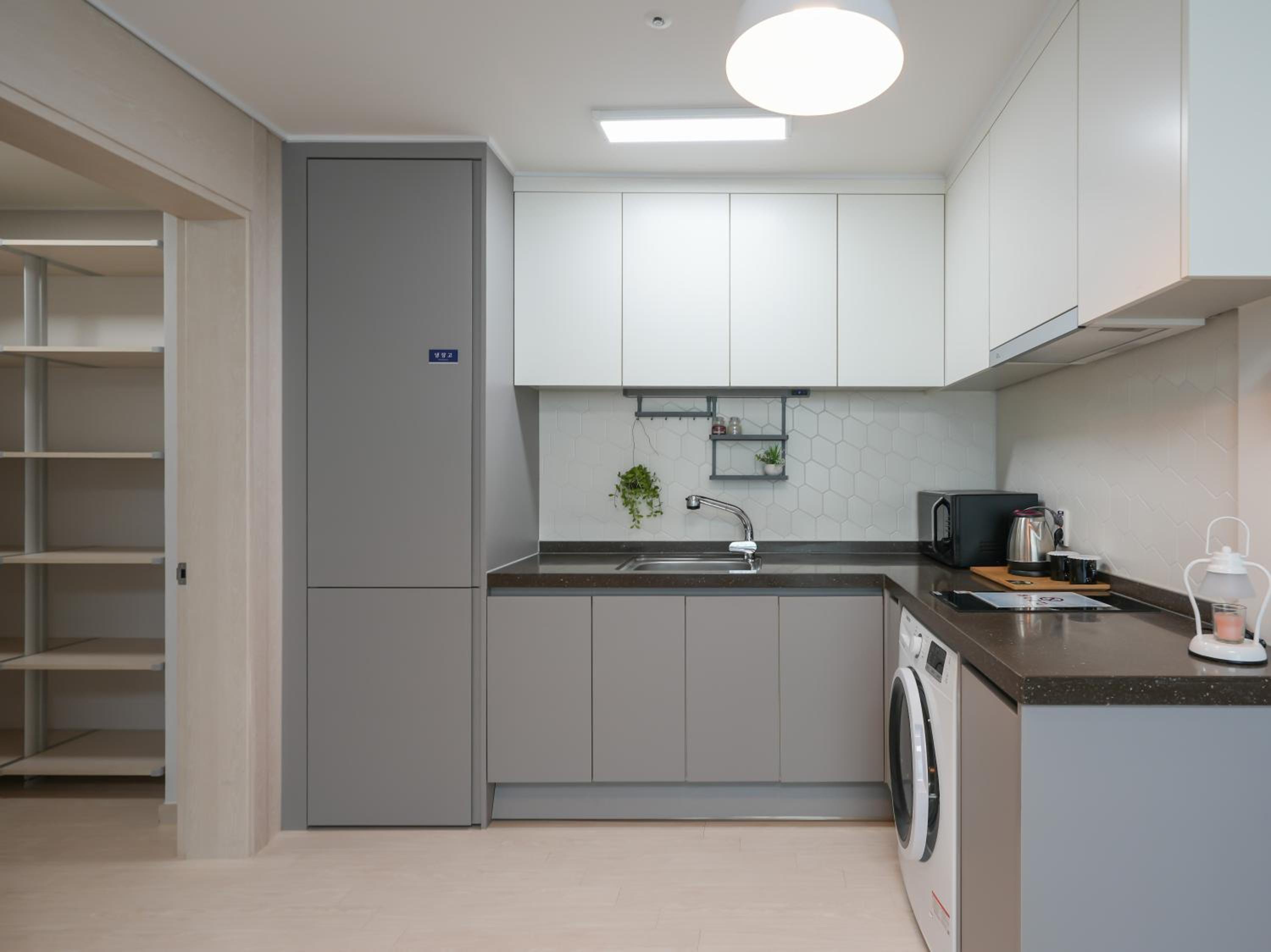 Suite - Photo 6