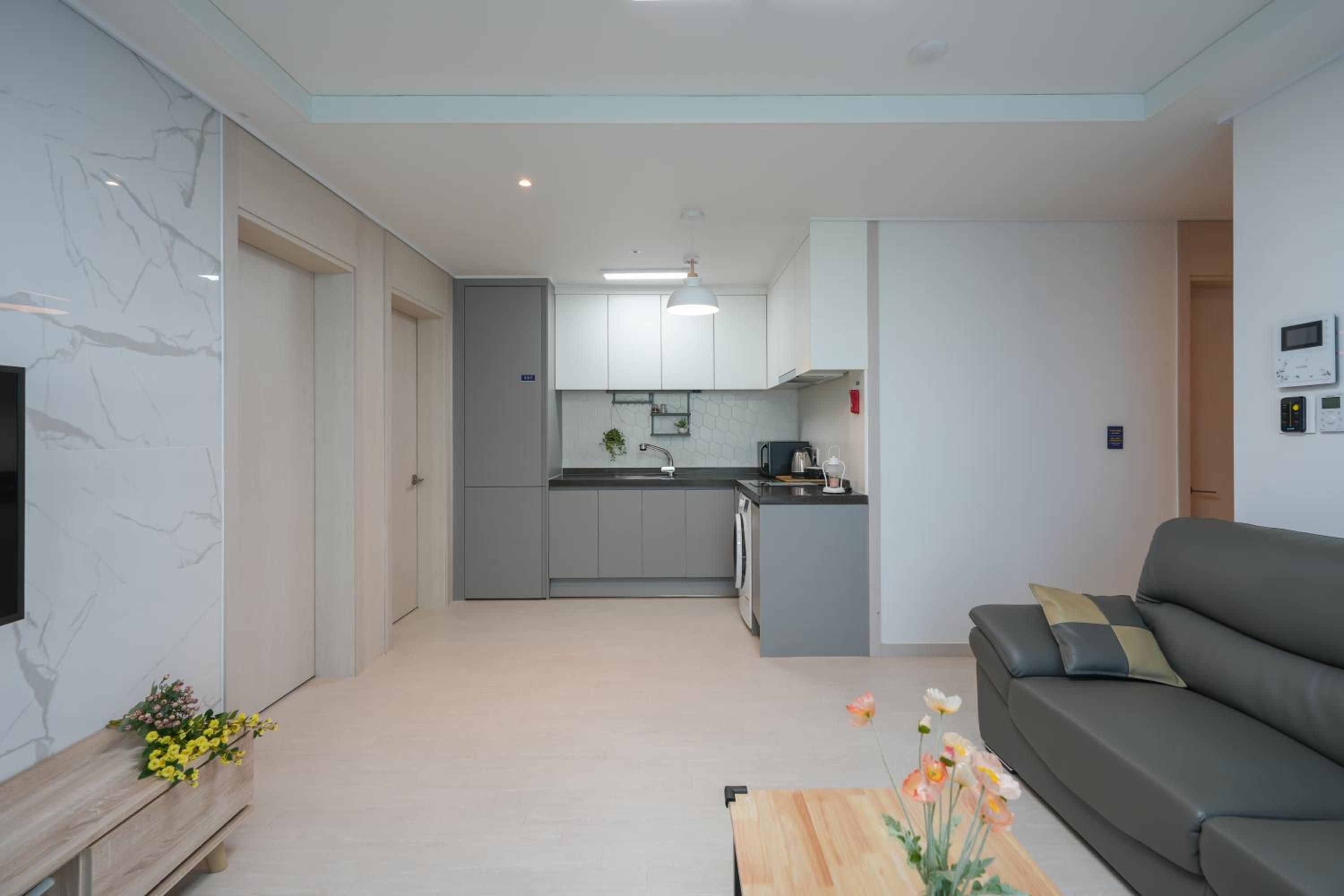 Suite - Photo 2