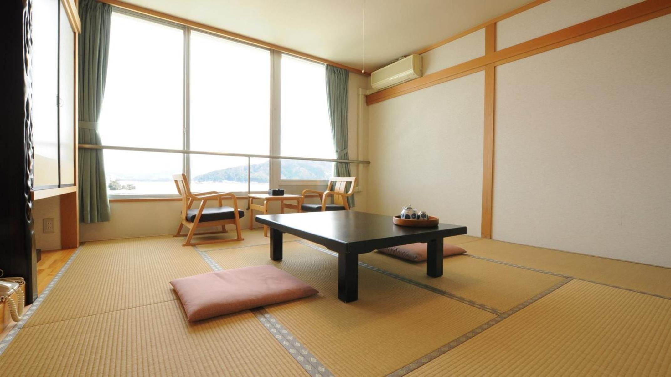 Japanese-Style Room