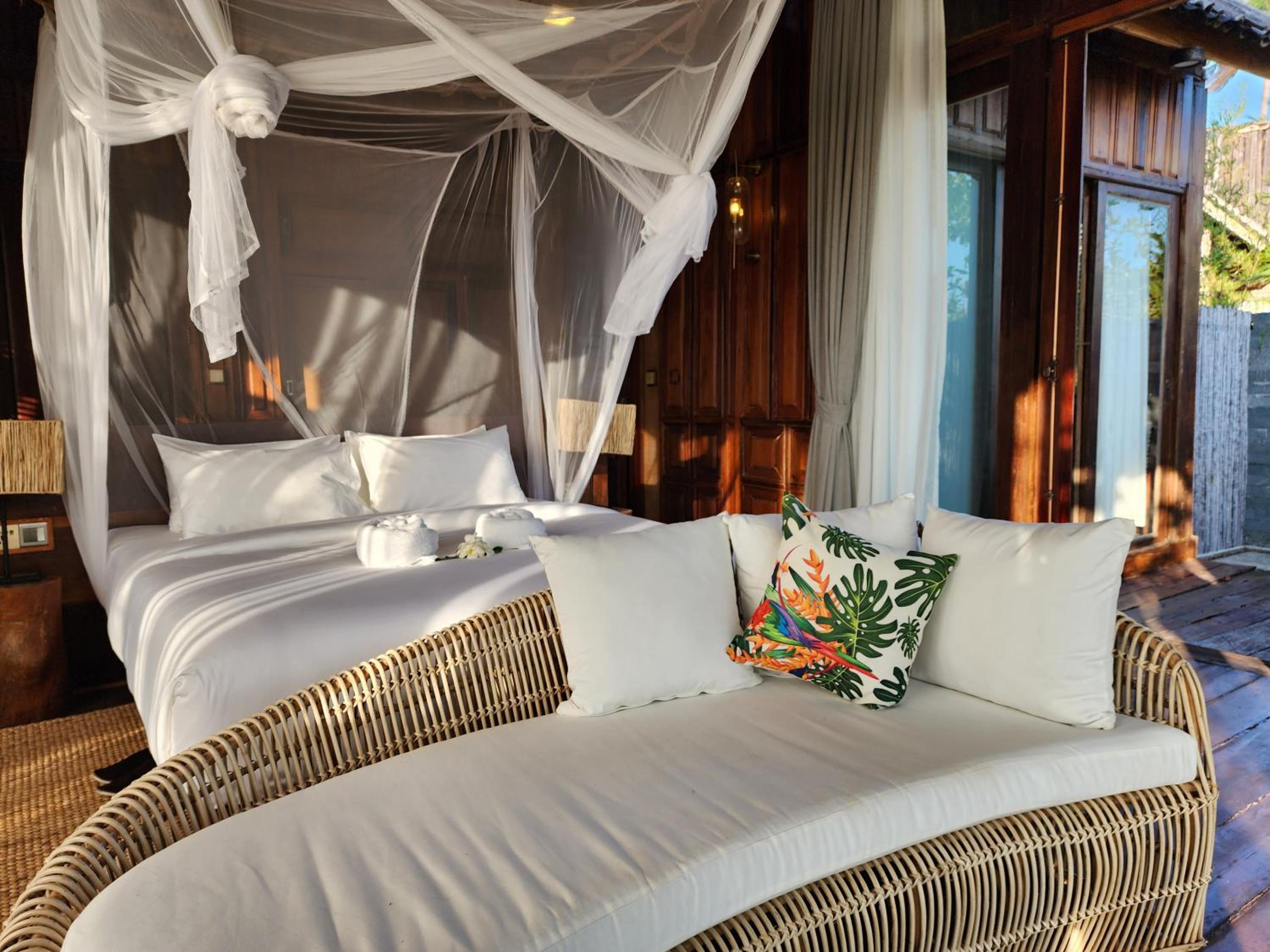 Sunset Suite Villa One Bedroom - Photo 6